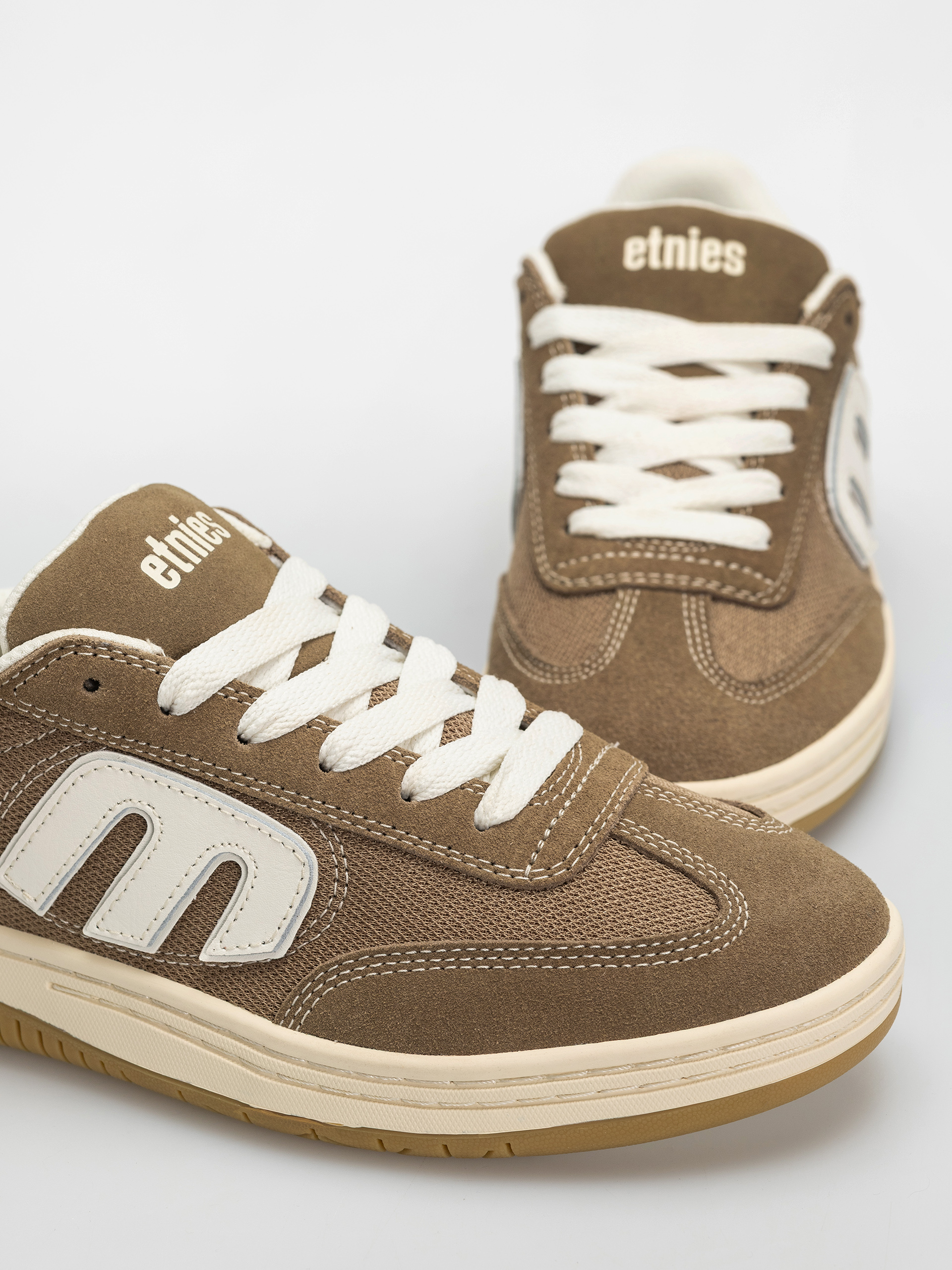 Обувки Etnies Locut (brown)