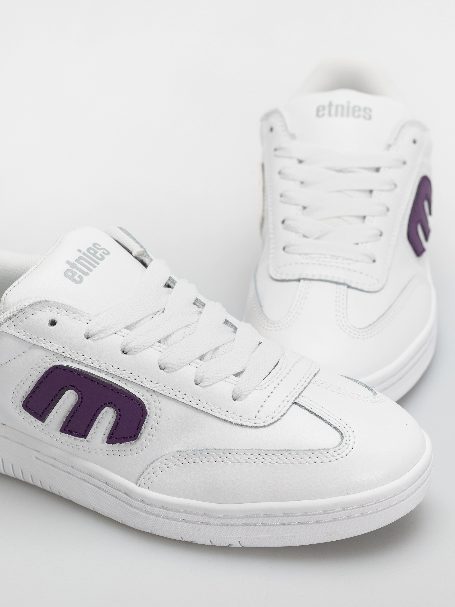 Обувки Etnies Locut (white)