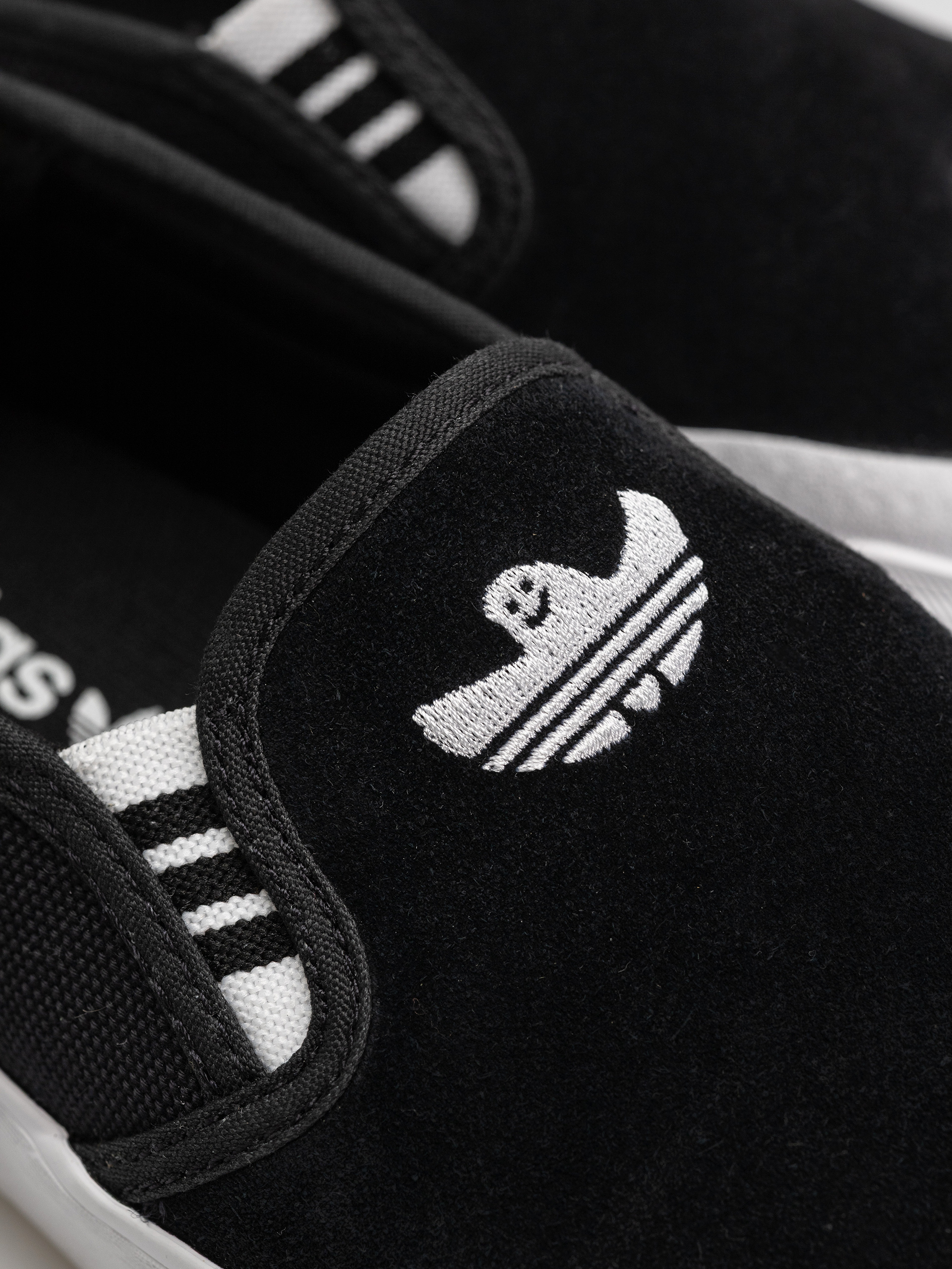 Обувки adidas Shmoofoil Slip Rx (cblack/ftwwht/gum4)