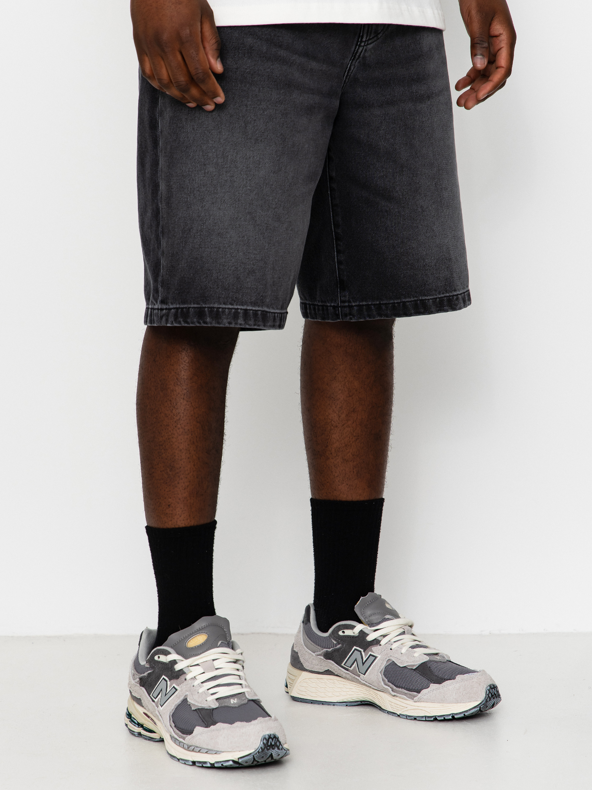 Къси панталони Carhartt WIP Landon (black worn bleached)