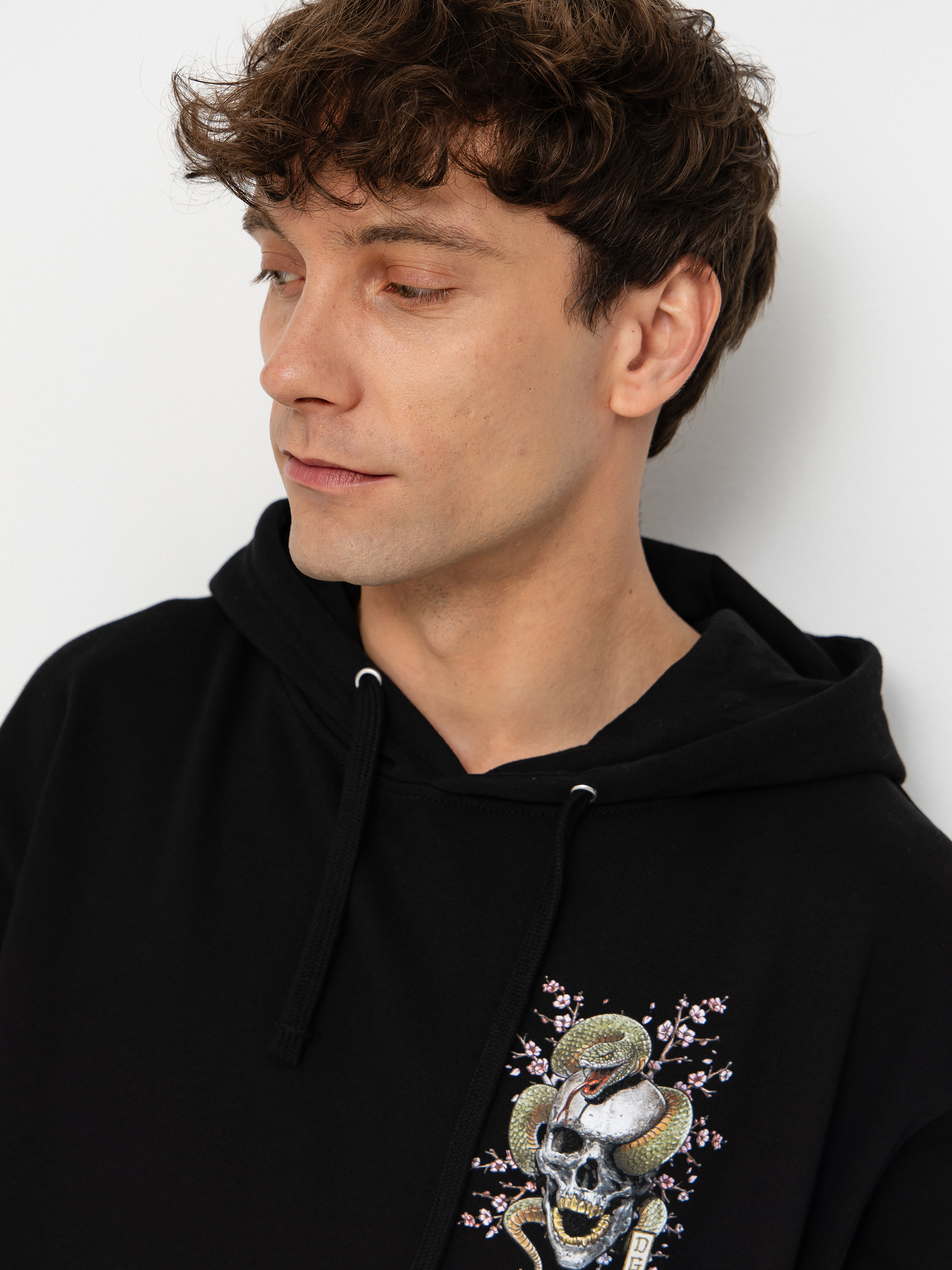 Суитшърт с качулка DGK Strength HD (black)