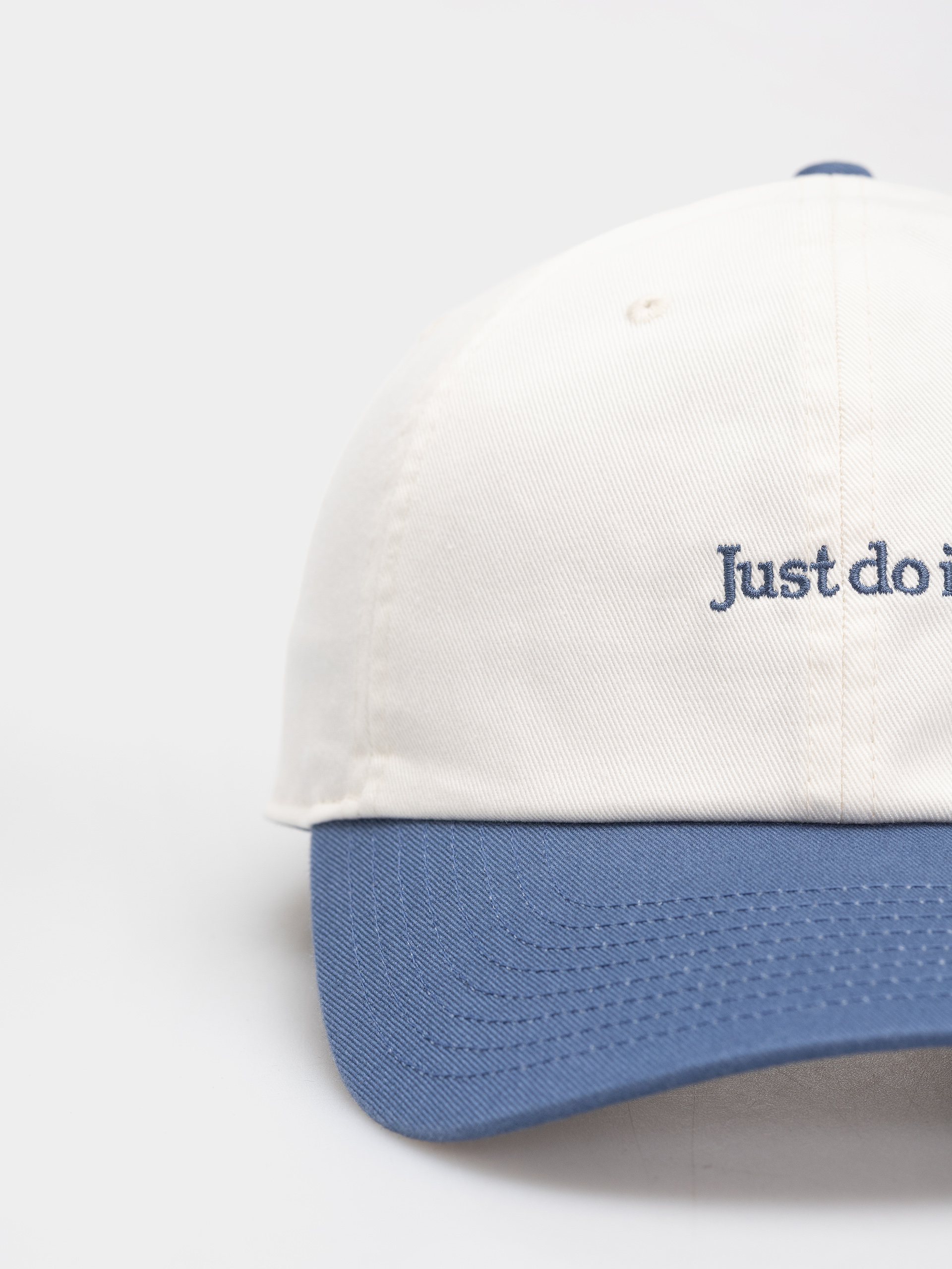 Шапка с козирка Nike SB Club Just Do It (sail/mystic navy/mystic navy)