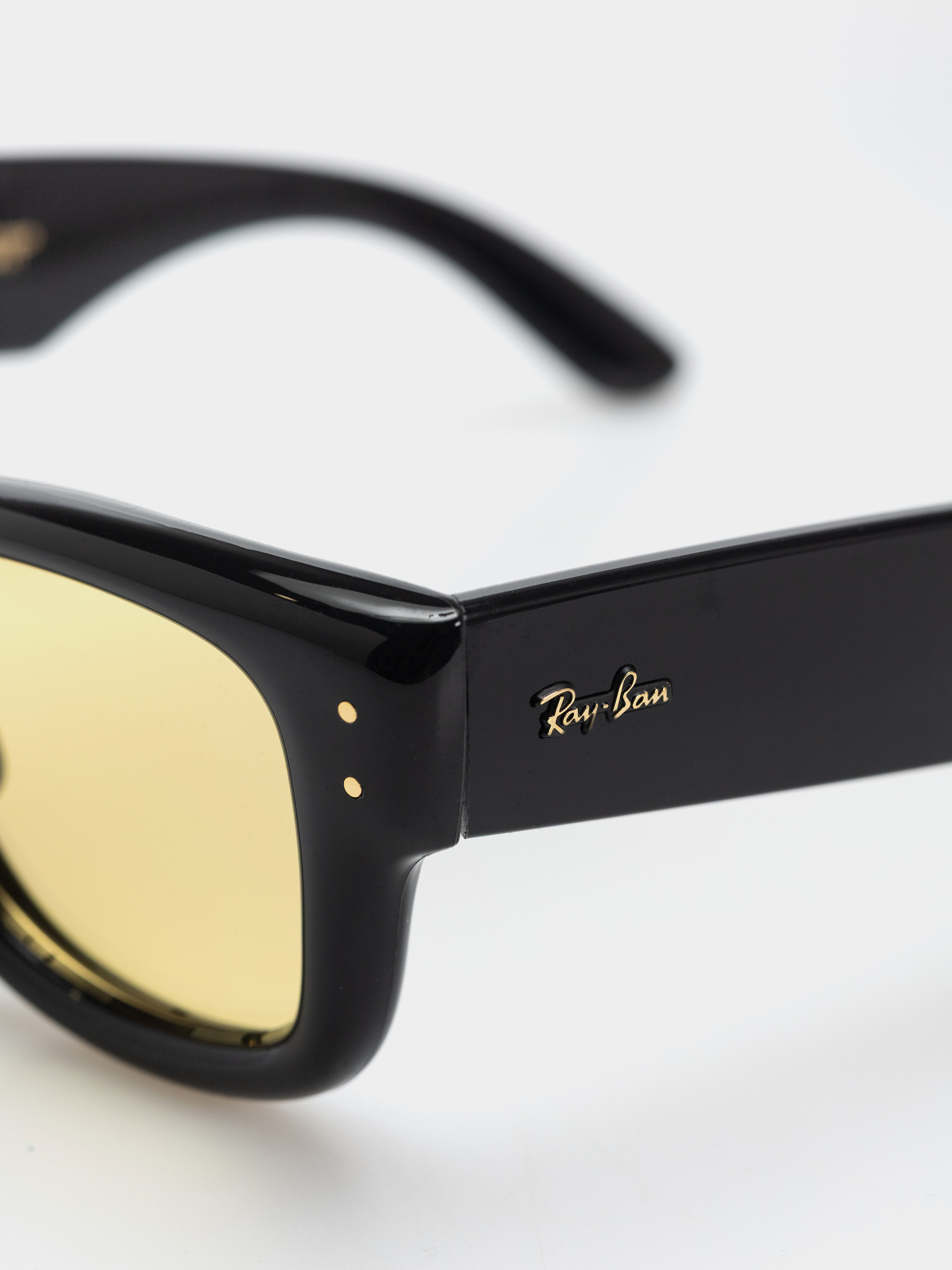 Слънчеви очила Ray-Ban Wayfarer Puffer (polerowany czarny/żółty)
