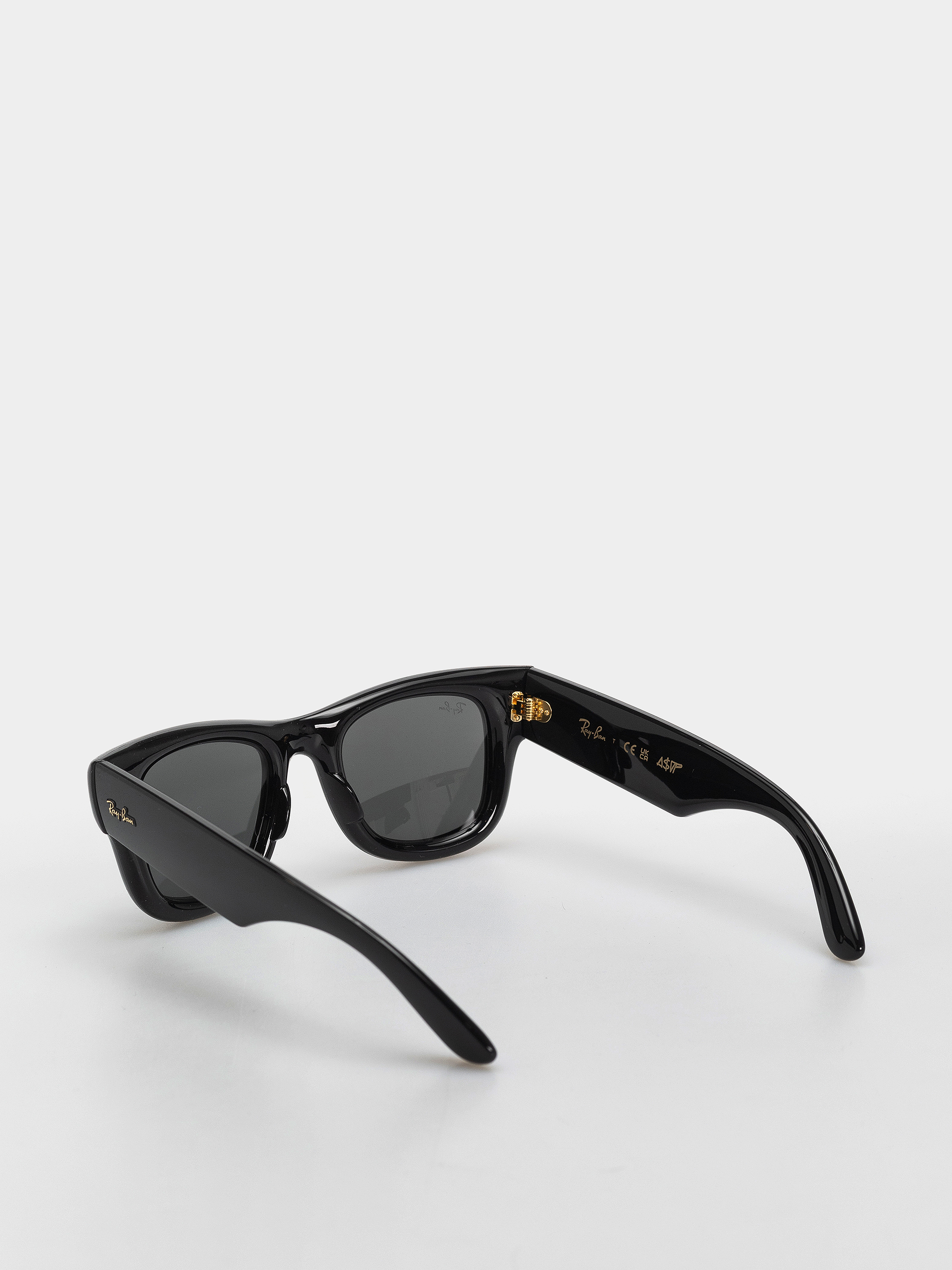Слънчеви очила Ray-Ban Wayfarer Puffer (polerowany czarny/ultra czarny)