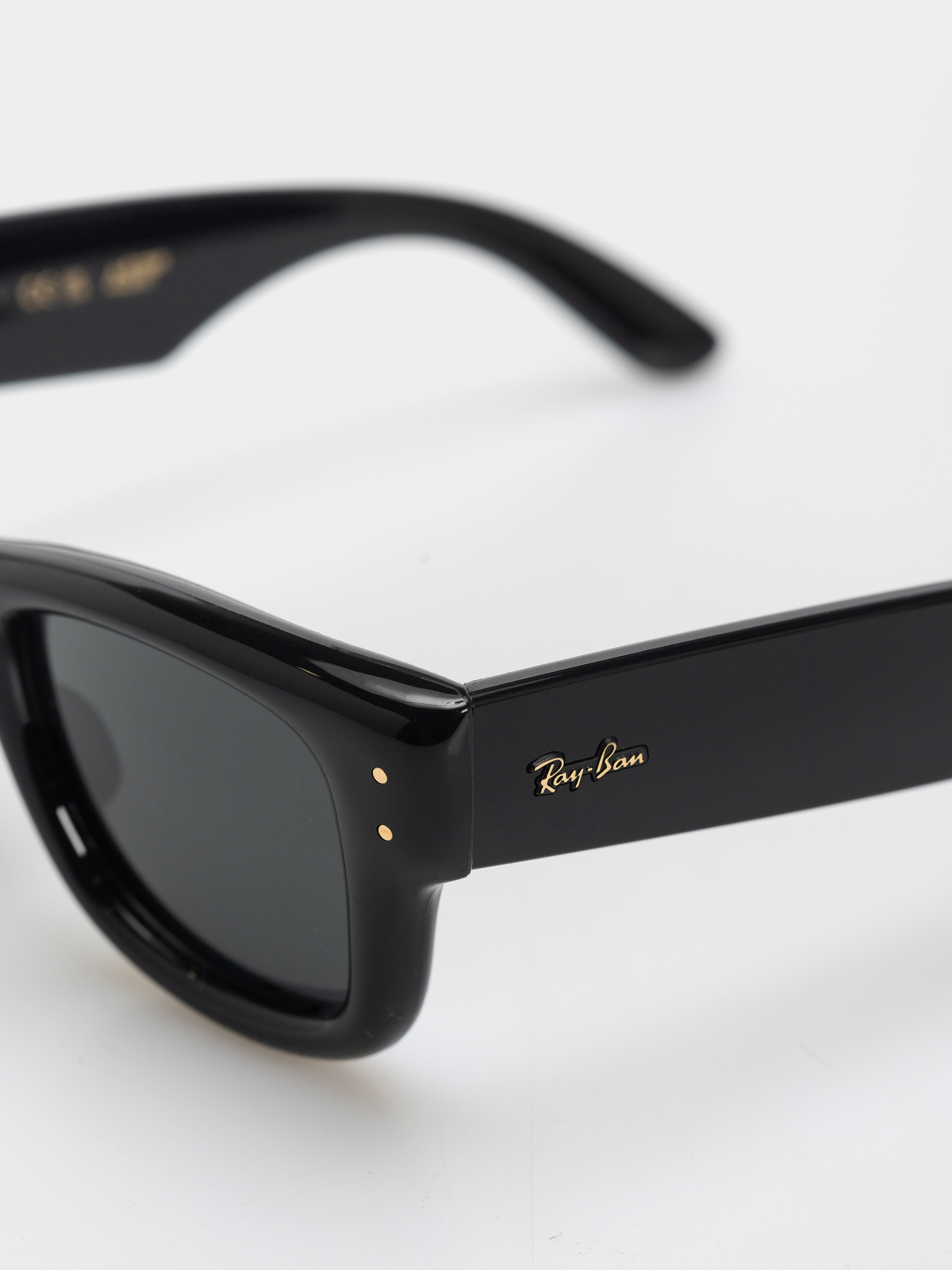 Слънчеви очила Ray-Ban Wayfarer Puffer (polerowany czarny/ultra czarny)