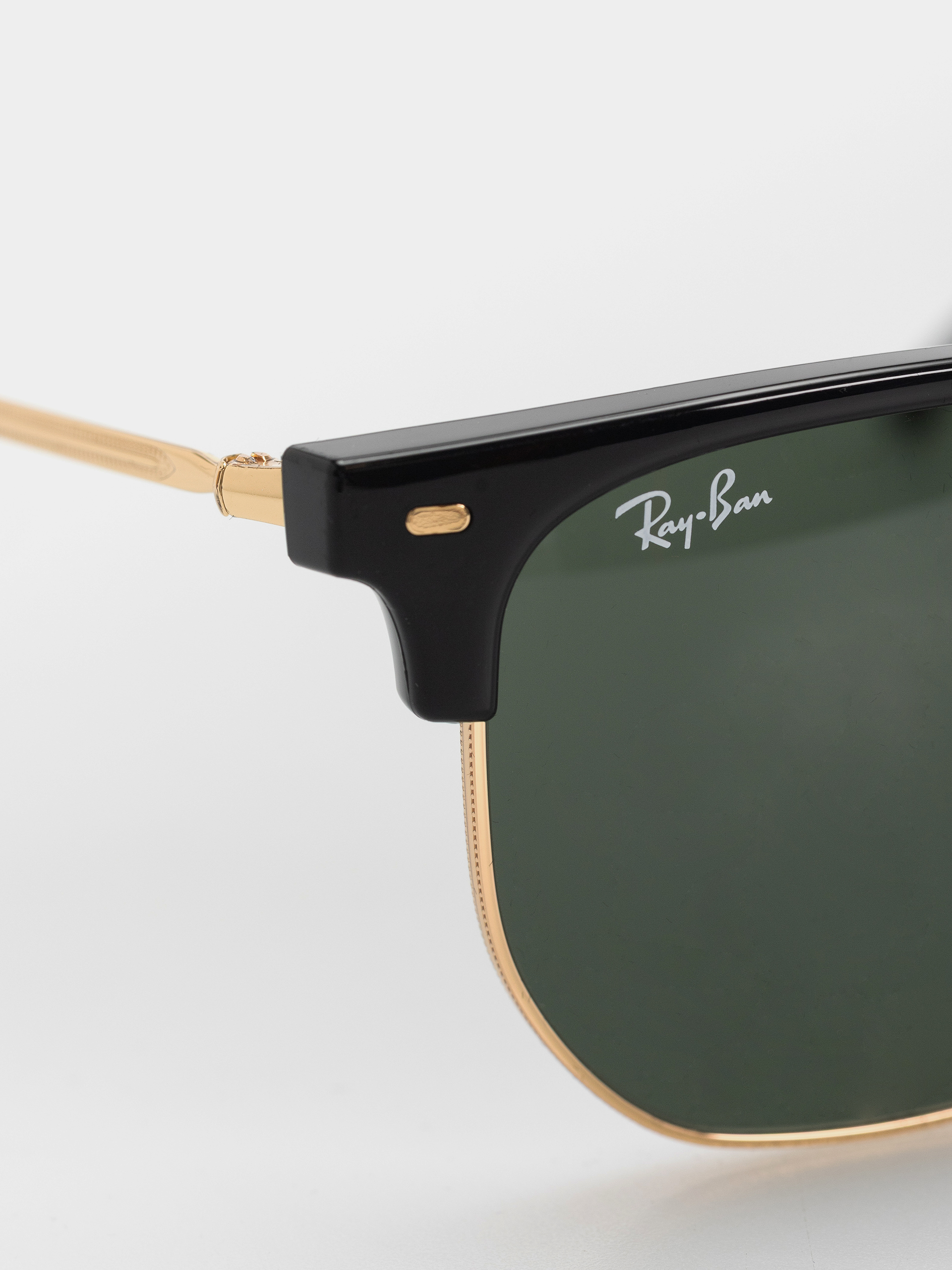 Слънчеви очила Ray-Ban New Clubmaster (polerowany czarno-złote/zielony)