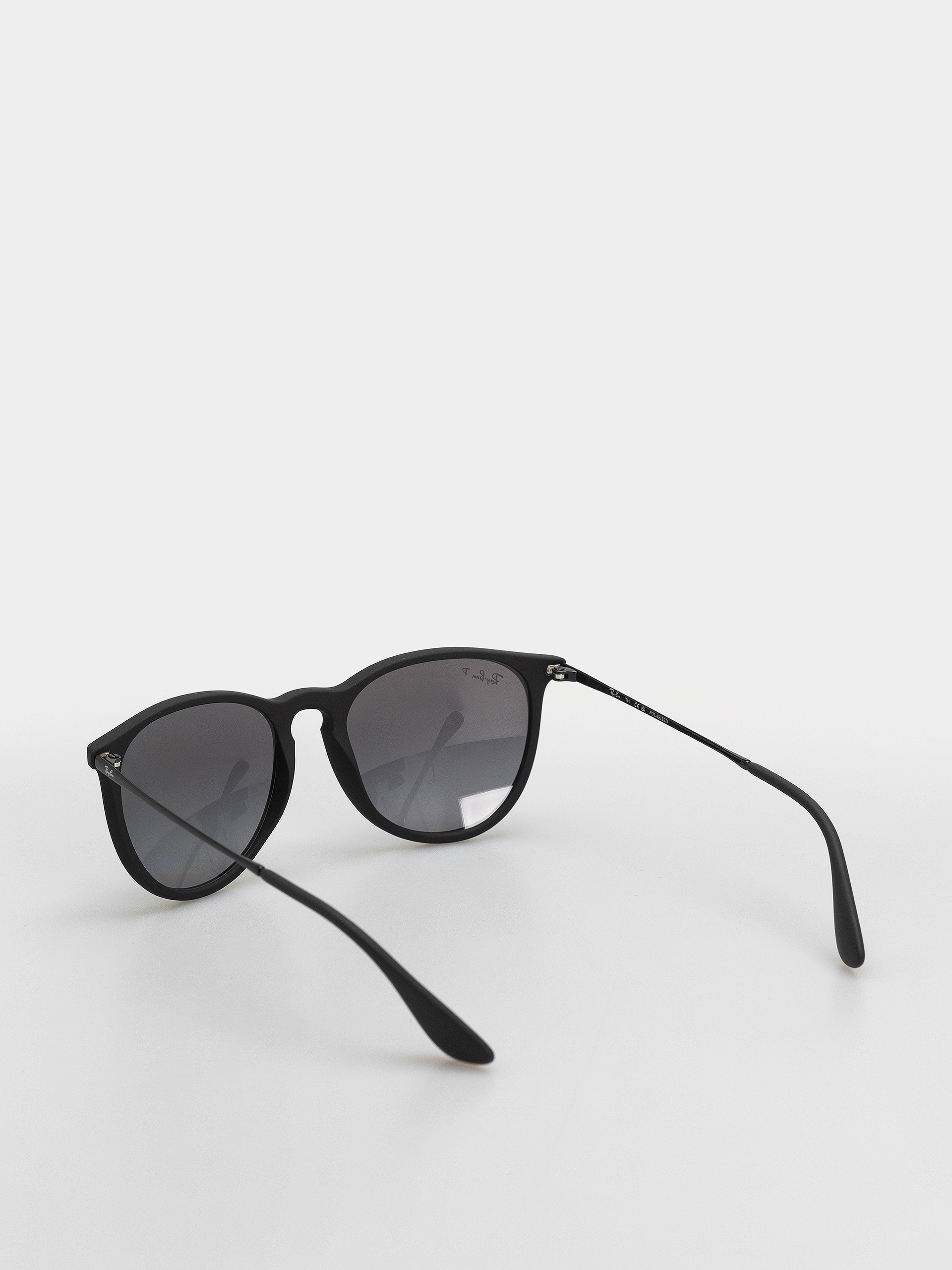 Слънчеви очила Ray-Ban Erika (matowy guma czarny/polaryzacyjne szary)