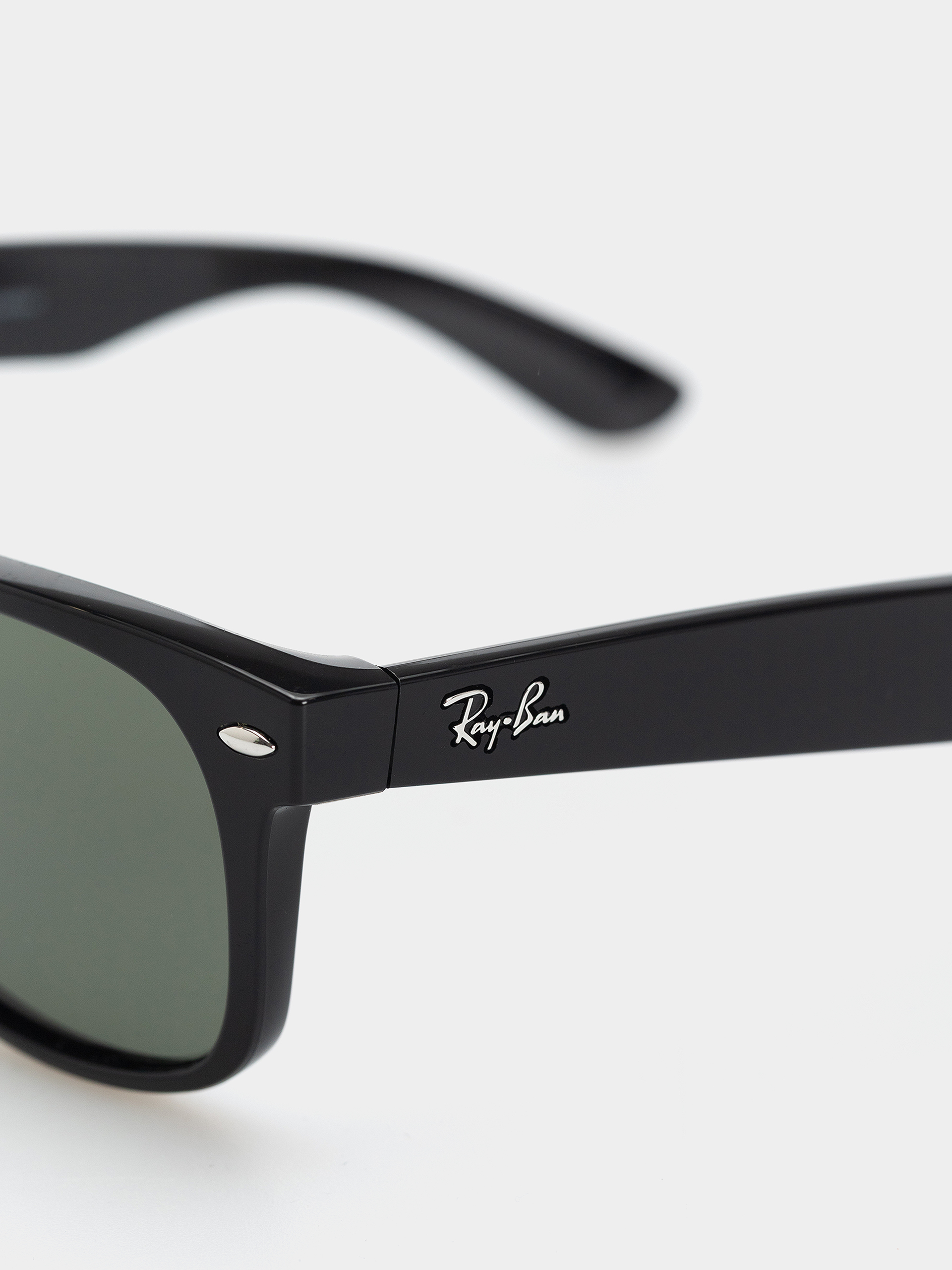 Слънчеви очила Ray-Ban New Wayfarer Classic (polerowany czarny/zielone z polaryzacją)