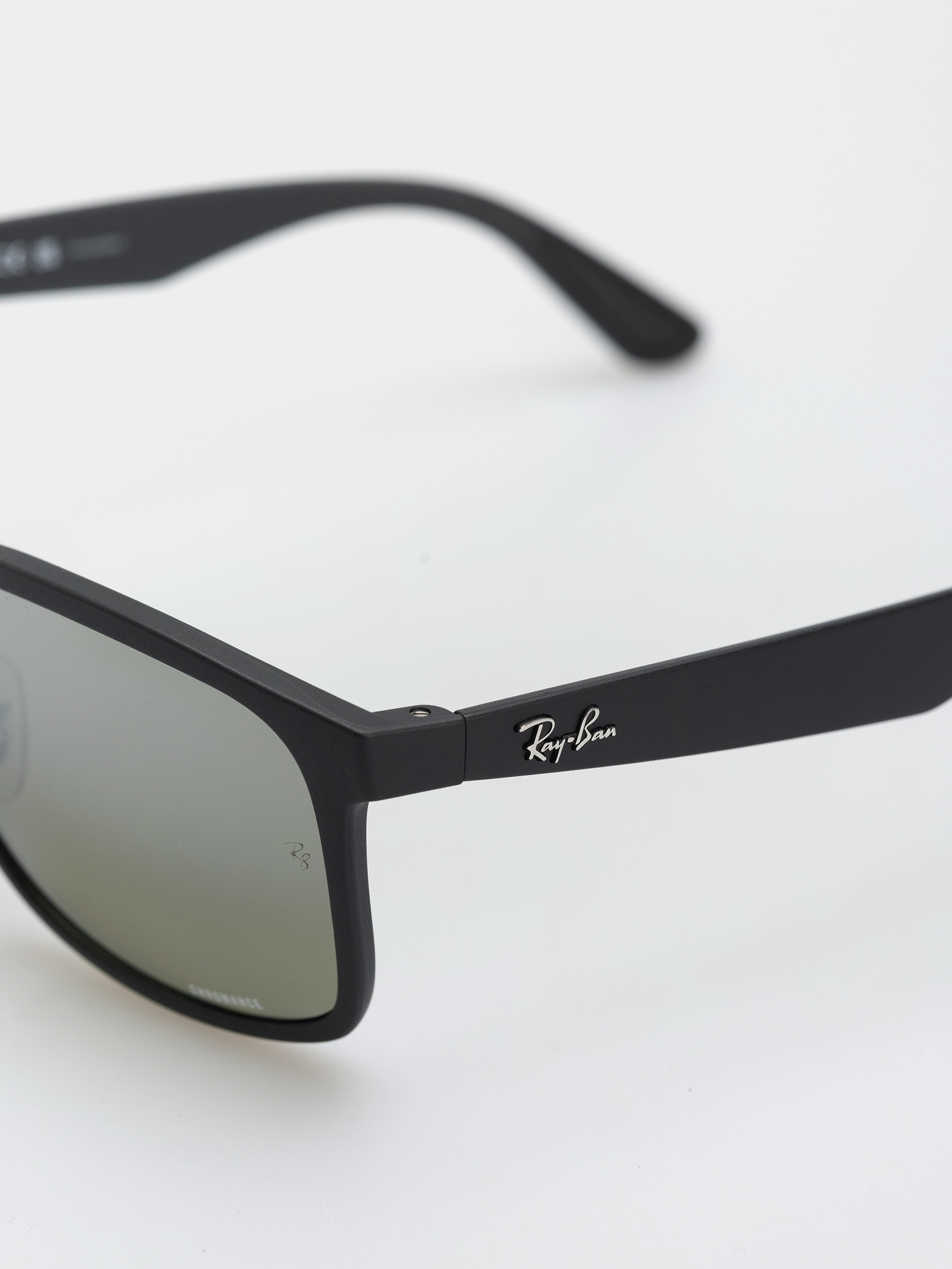 Слънчеви очила Ray-Ban Rb4264 Polarized (matowy czarny/silver polarized)