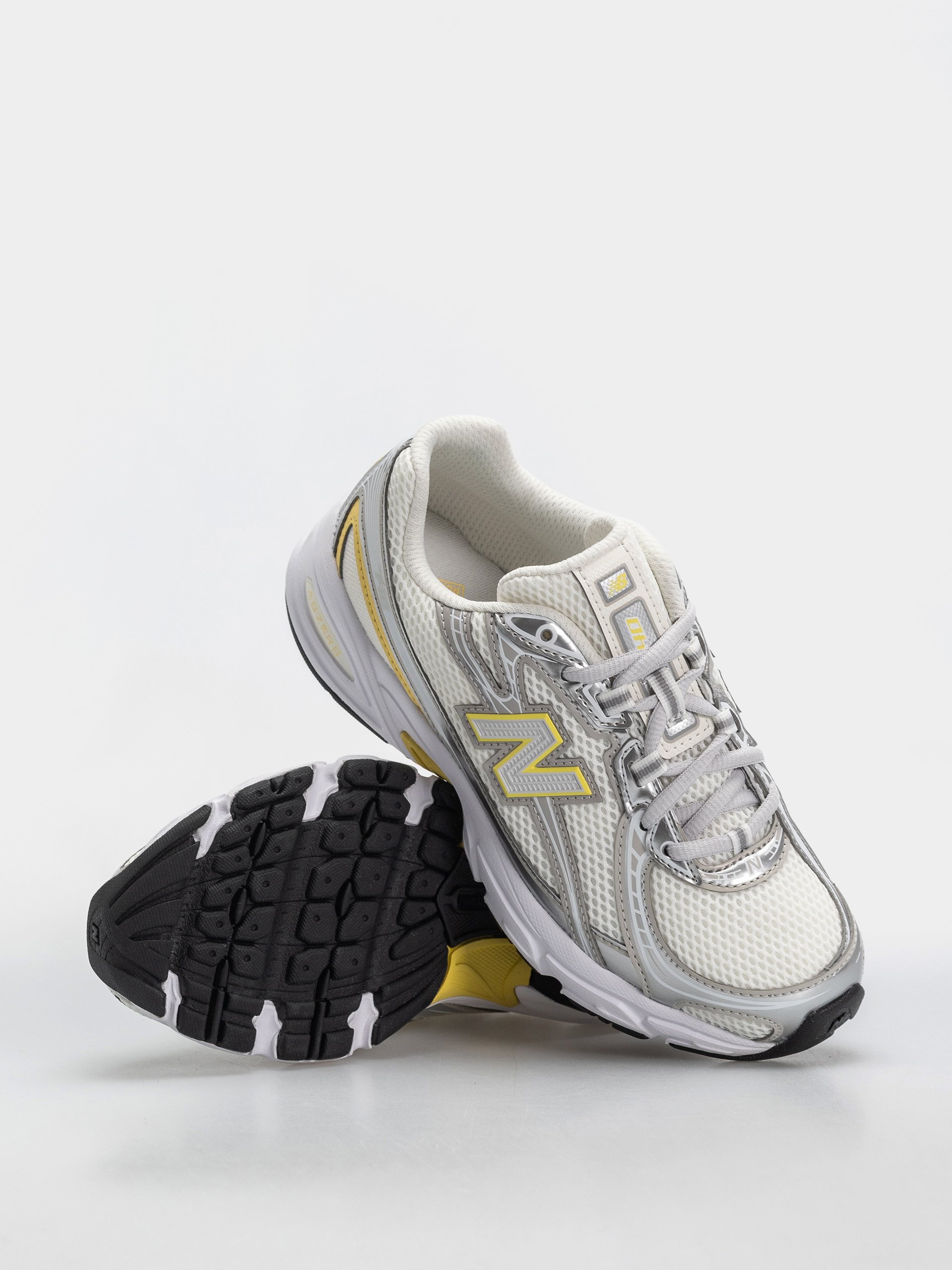 Обувки New Balance 740 JR (silver metallic/star burst)
