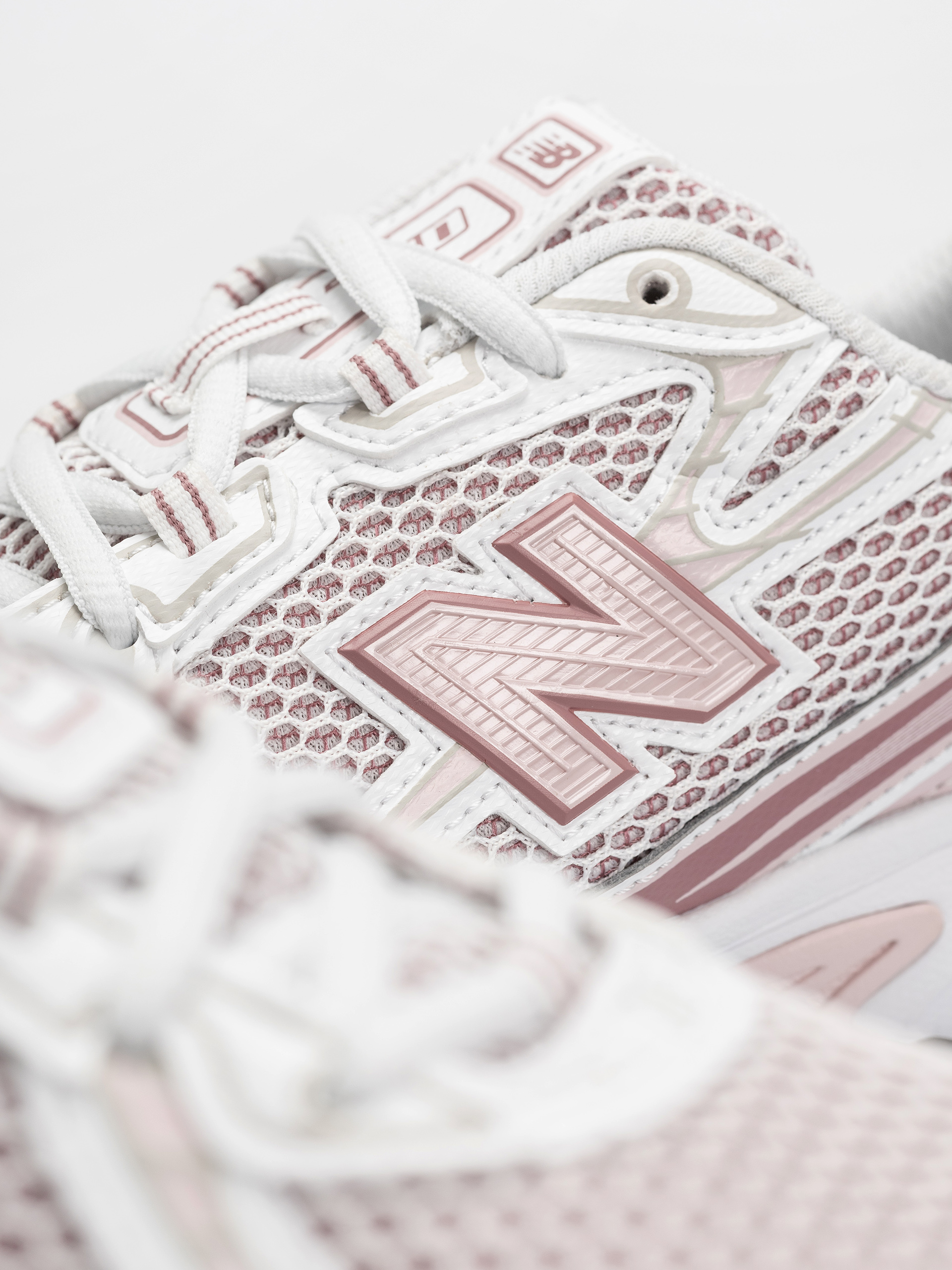 Обувки New Balance 740 (rosewood/103 white)