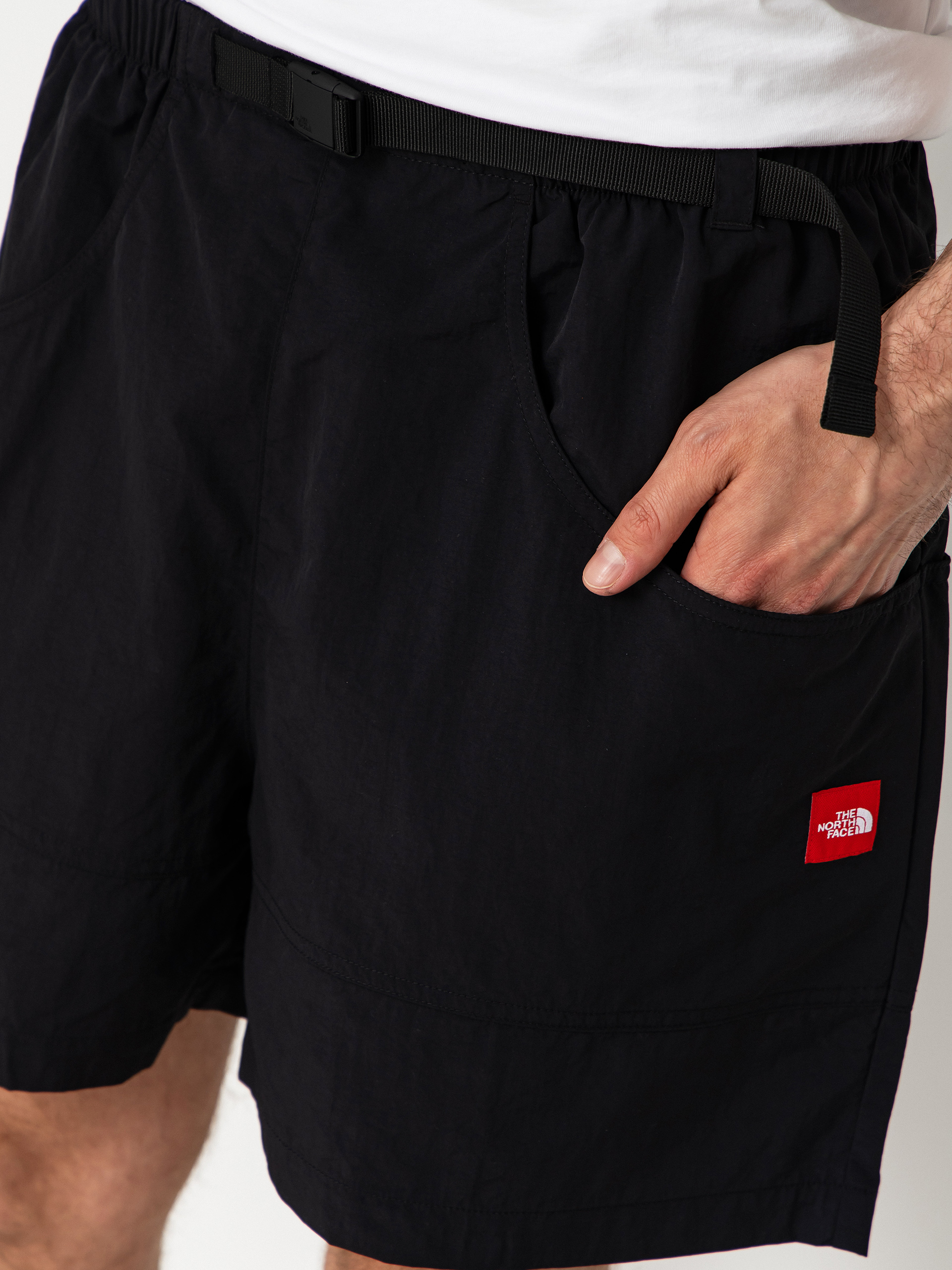 Къси панталони The North Face Tnf Red Box Nylon Belted (tnf black)