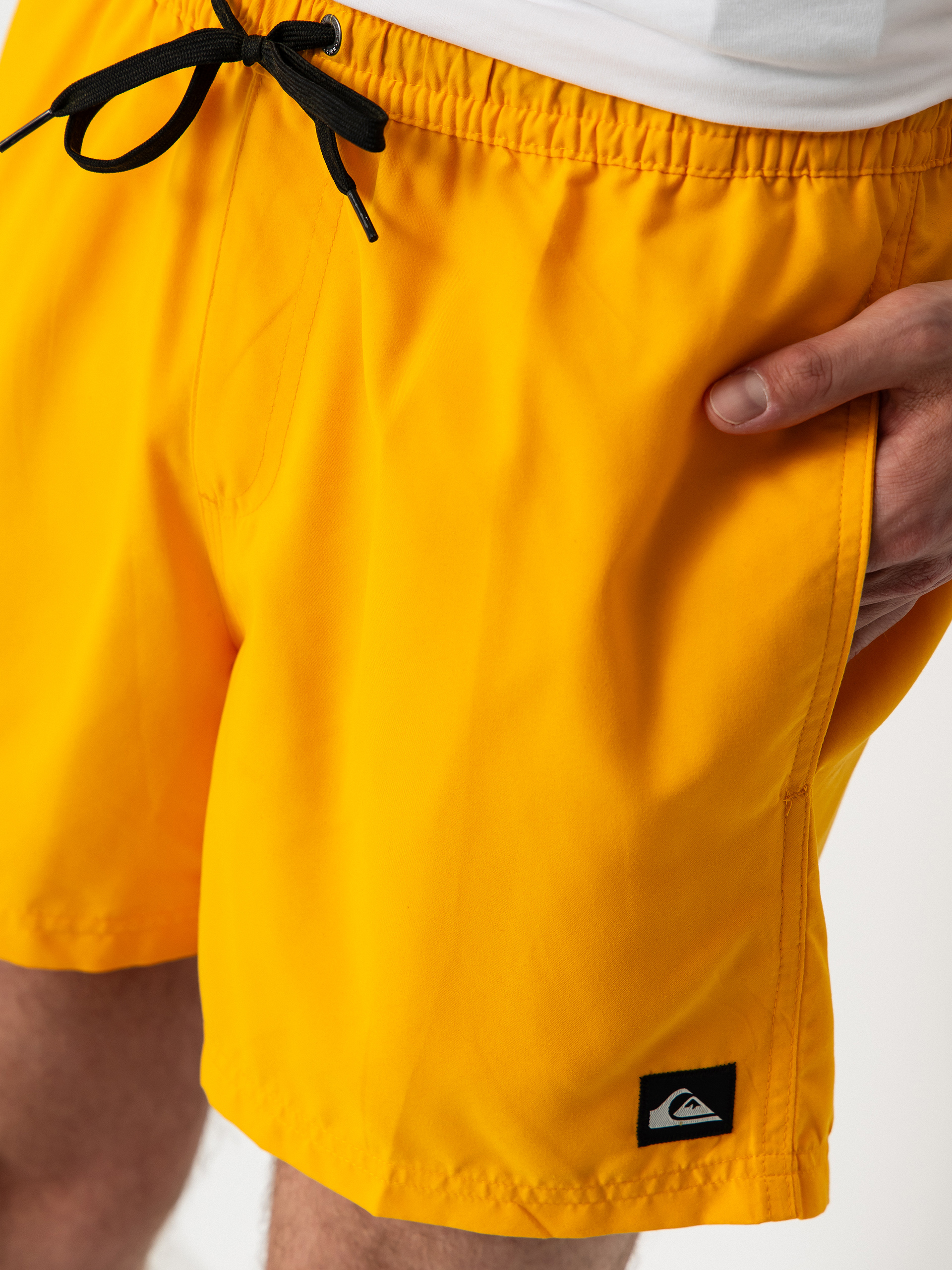 Плажни къси панталони Quiksilver Everyday Volley 15 (radiant yellow)
