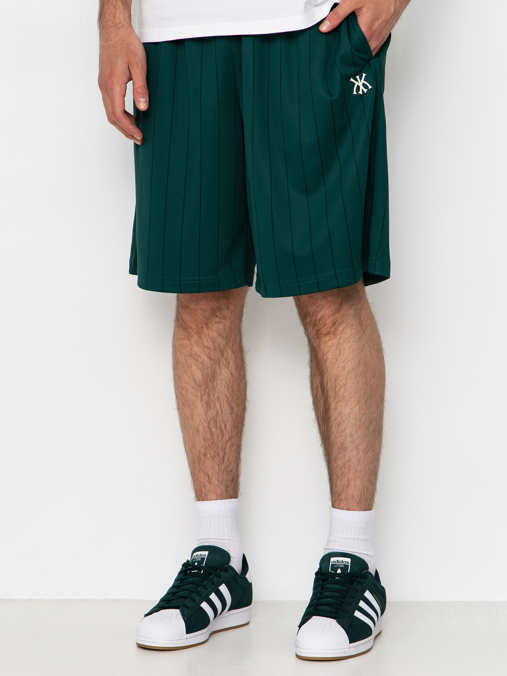 Къси панталони Karl Kani Insignia Shadow Pinstripe Soccer (green)