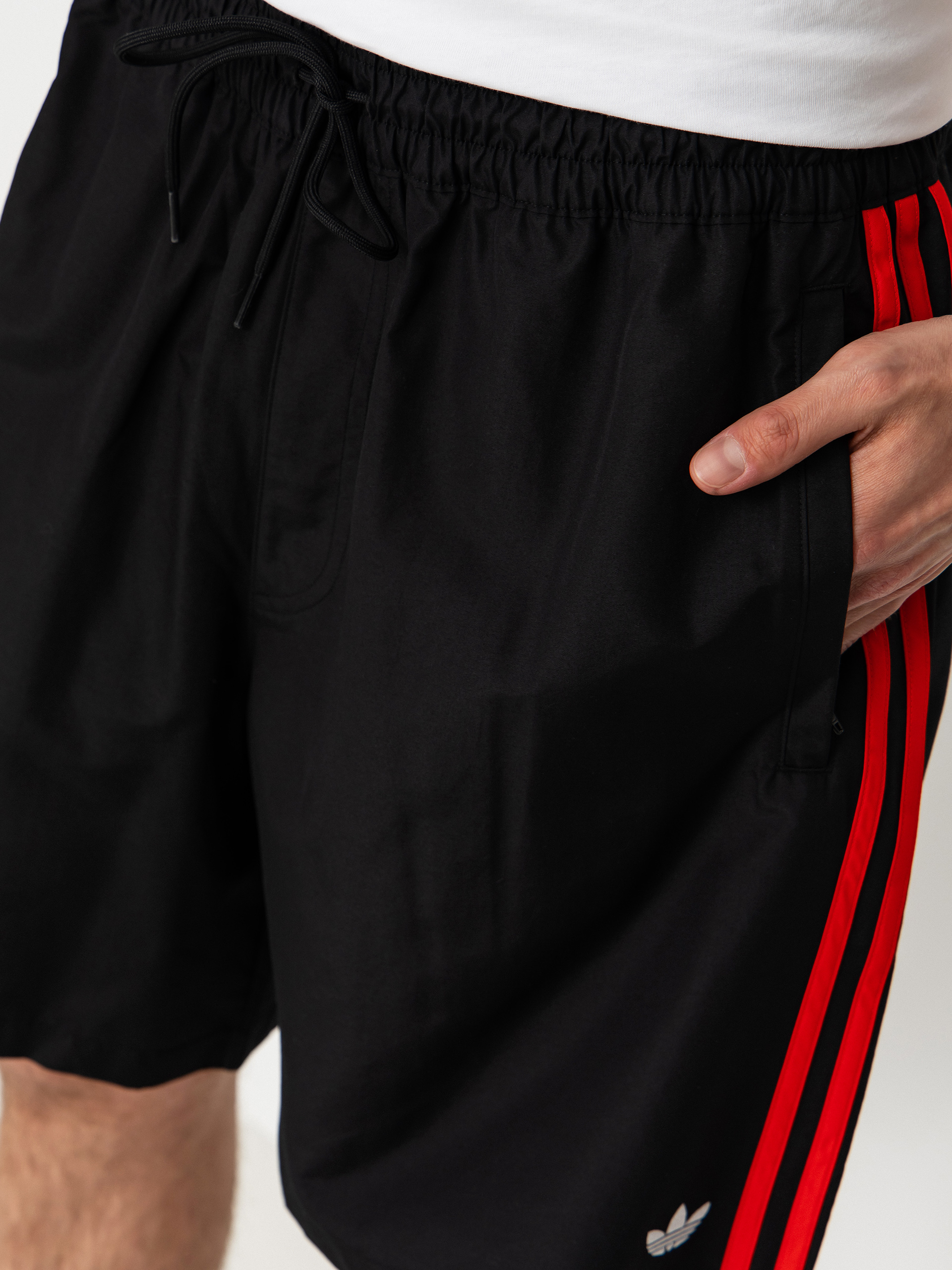 Къси панталони adidas Skt Wtr (black/white/red)