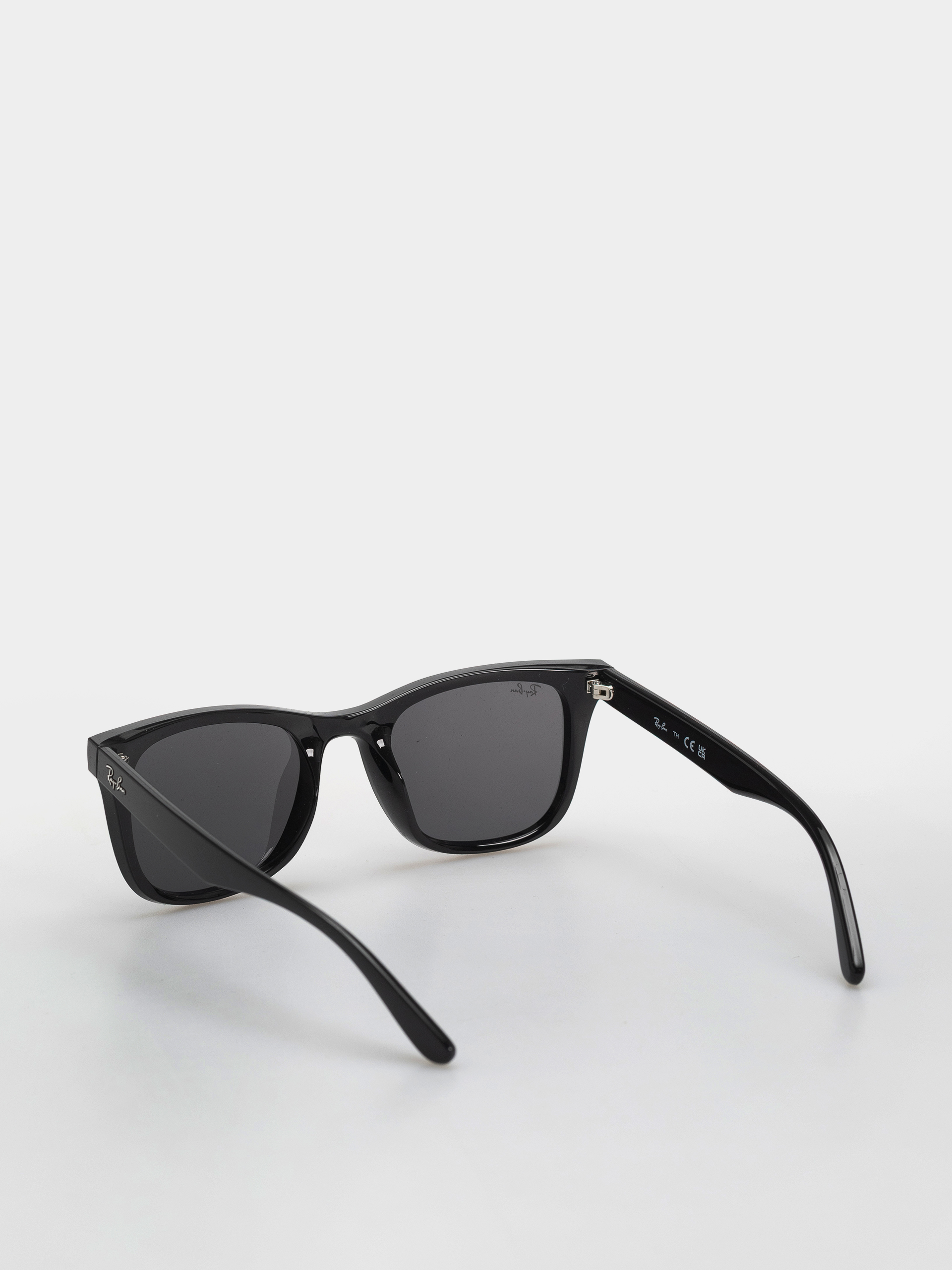 Слънчеви очила Ray-Ban Rb4420 (polerowany czarny/ciemnoszary)