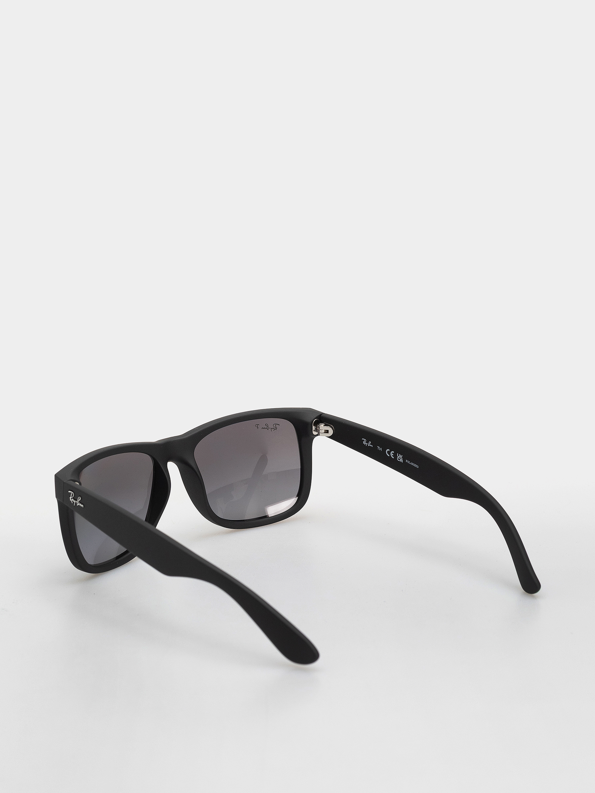 Слънчеви очила Ray-Ban Justin Classic (matowy guma czarny/polaryzacyjne jasnoszary)