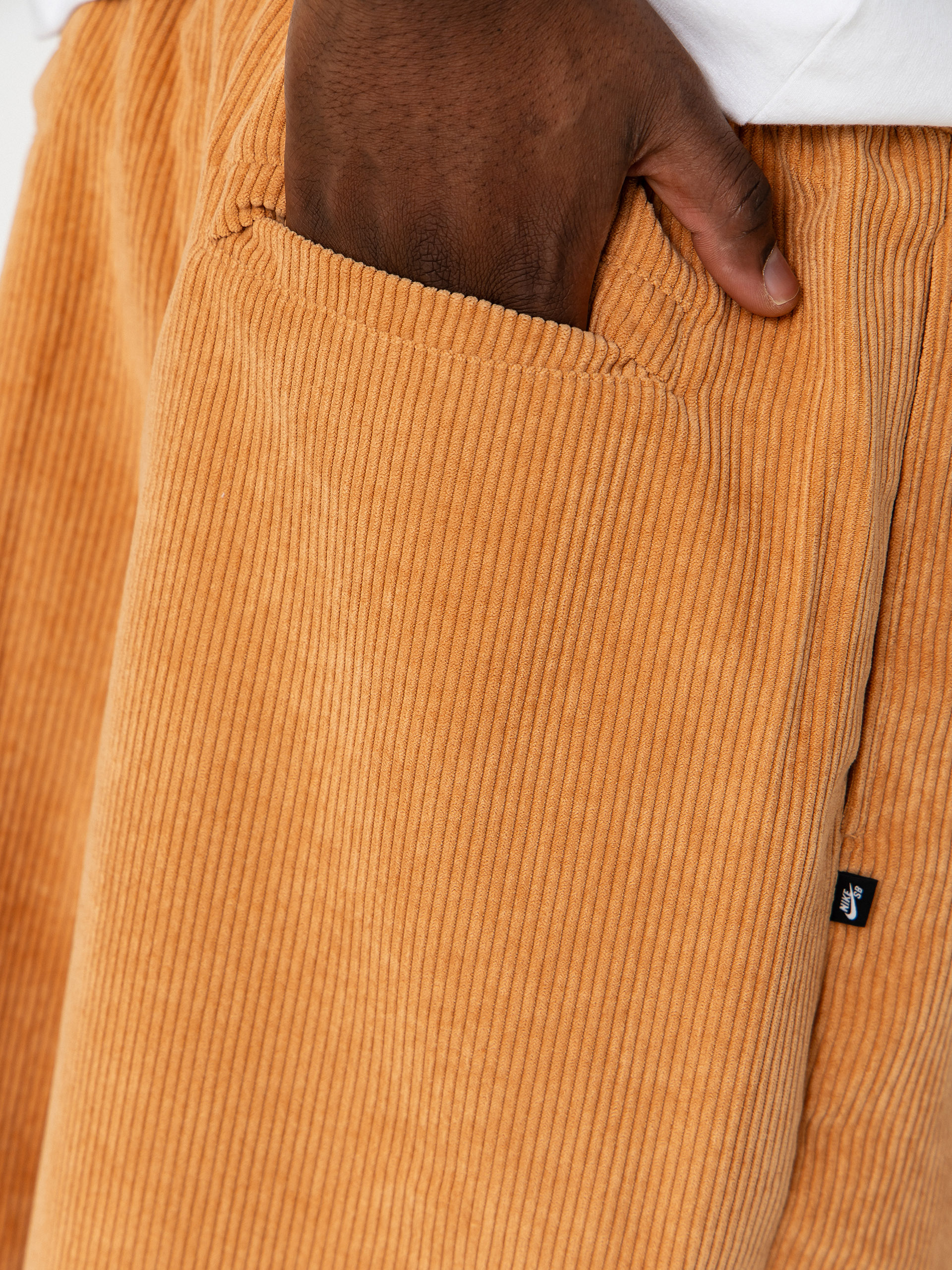 Къси панталони Nike SB Cord (lt cognac/black)