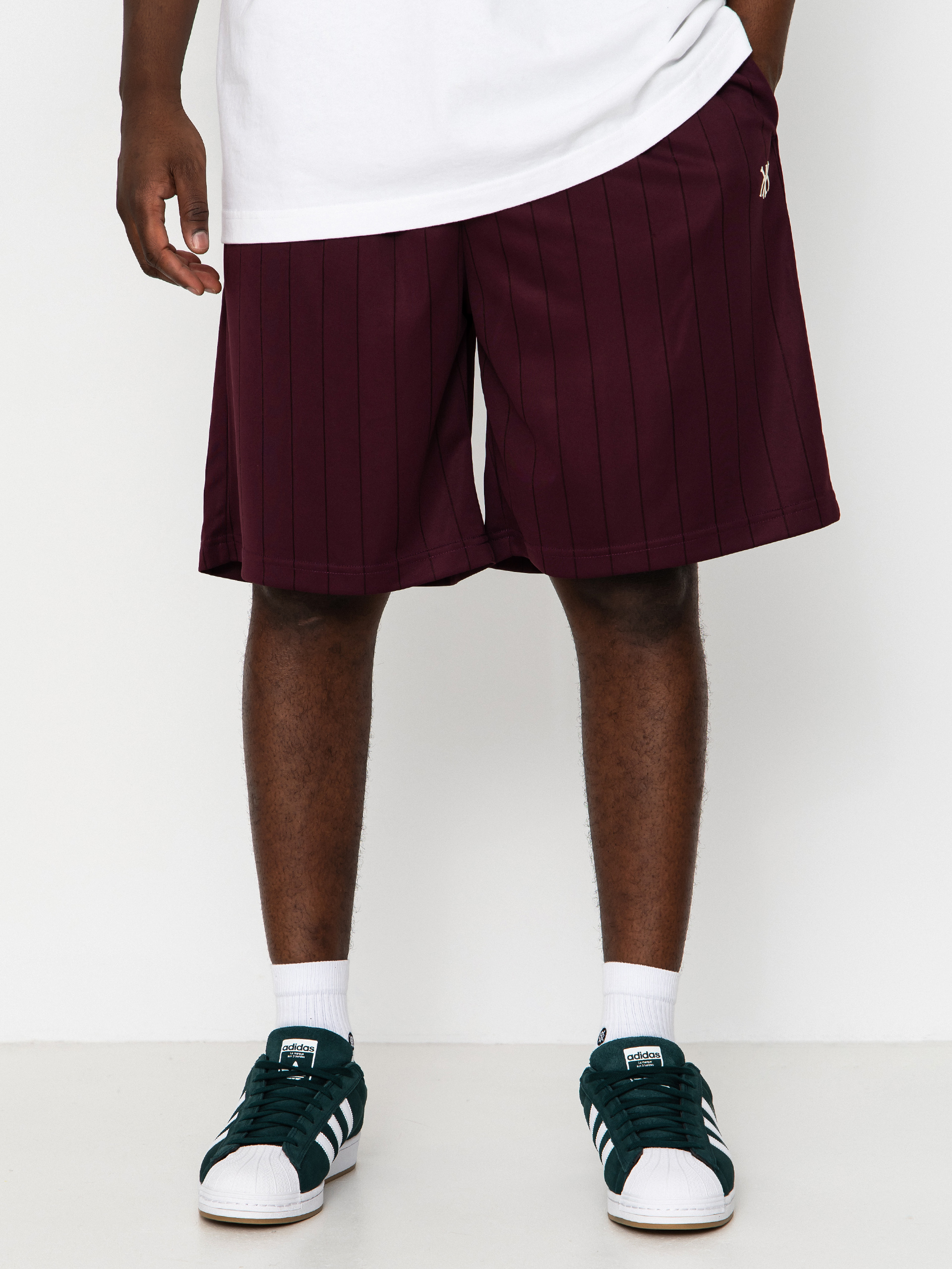 Къси панталони Karl Kani Insignia Shadow Pinstripe Soccer