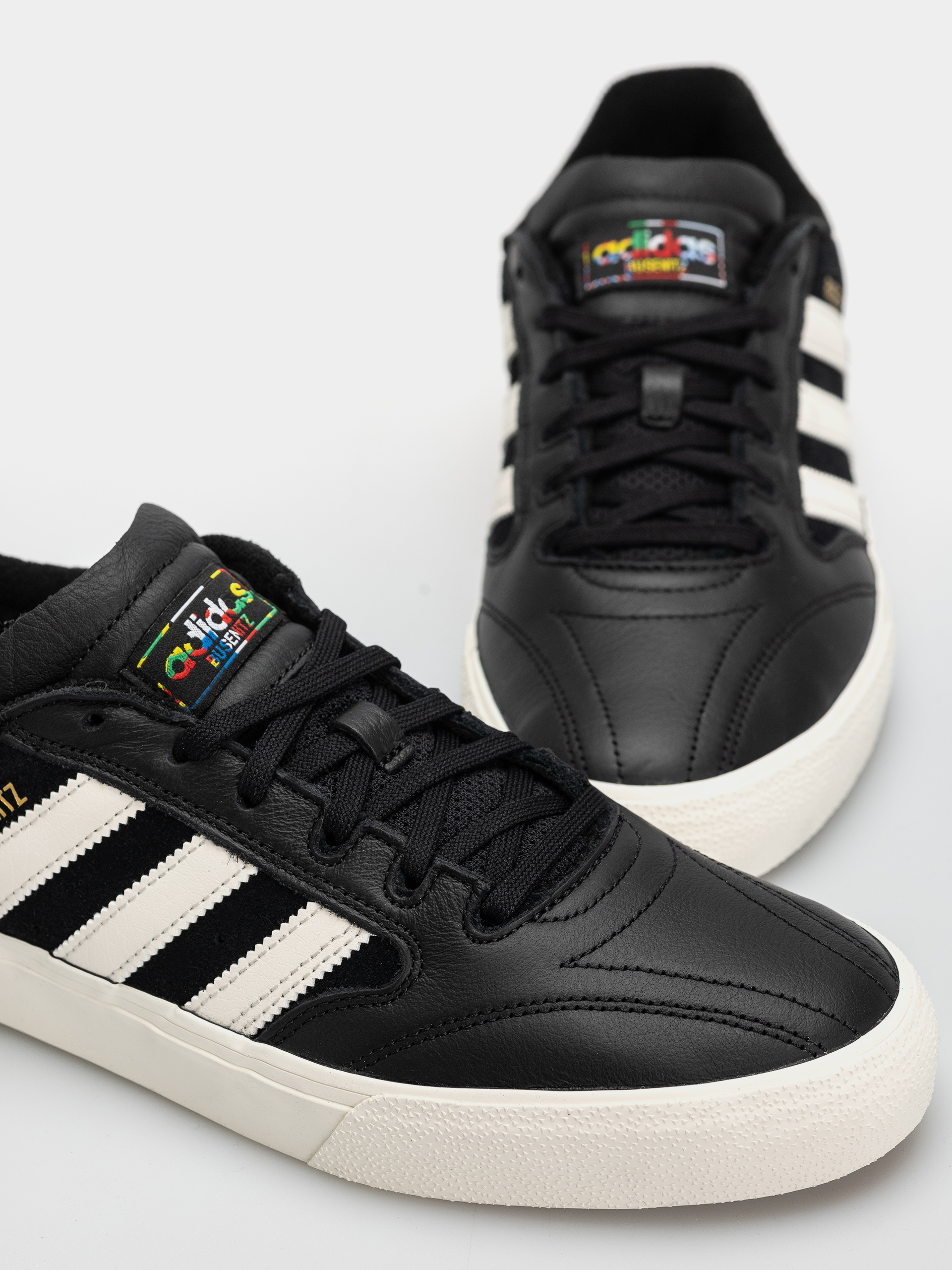 Обувки adidas Busenitz Vulc II (cblack/cwhite/goldmt)