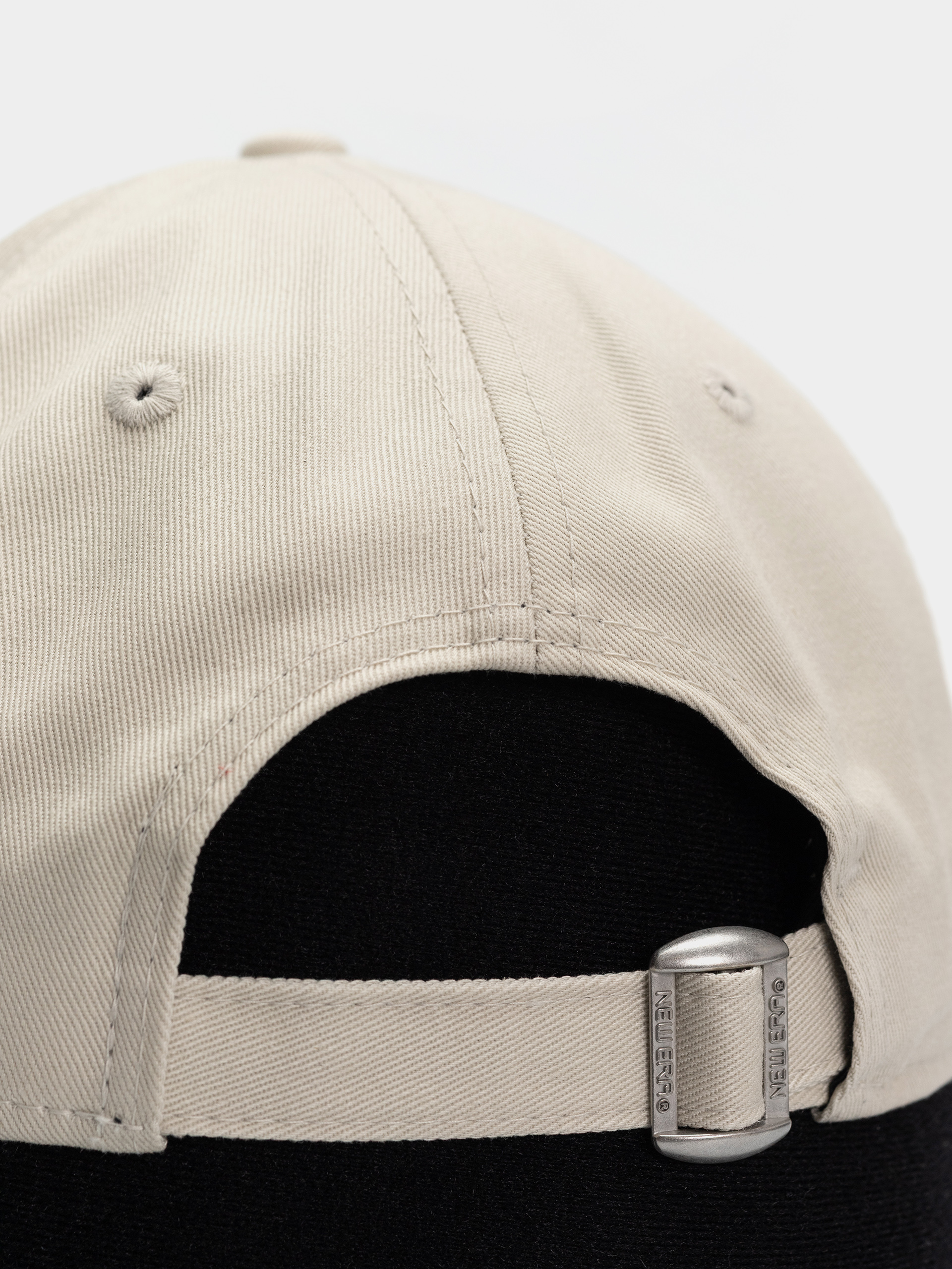 Шапка с козирка New Era Metallic 9Forty New York Yankees Wmn (stone)