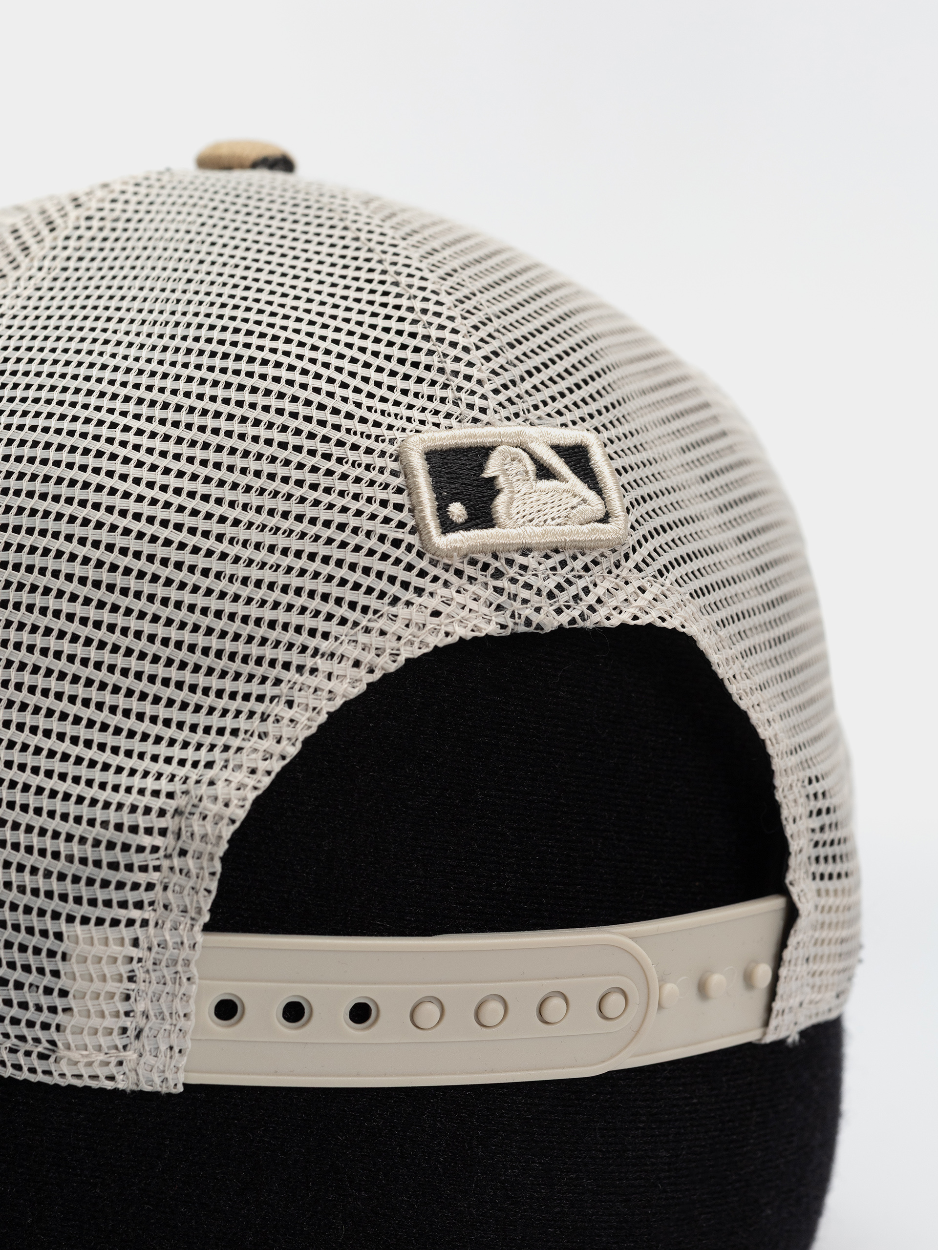 Шапка с козирка New Era Leopard 9Forty Mc New York Yankees Wmn (camo leo)
