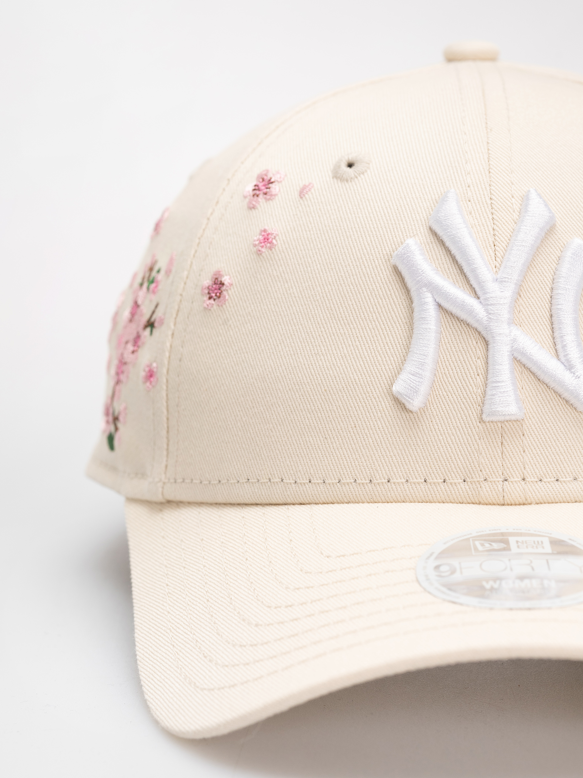 Шапка с козирка New Era Floral Icon 9Forty New York Yankees Wmn (light cream)