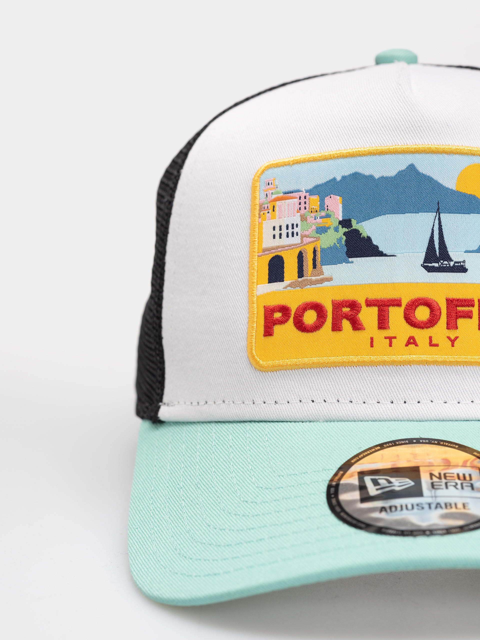 Шапка с козирка New Era Location Patch Trucker (green/white)