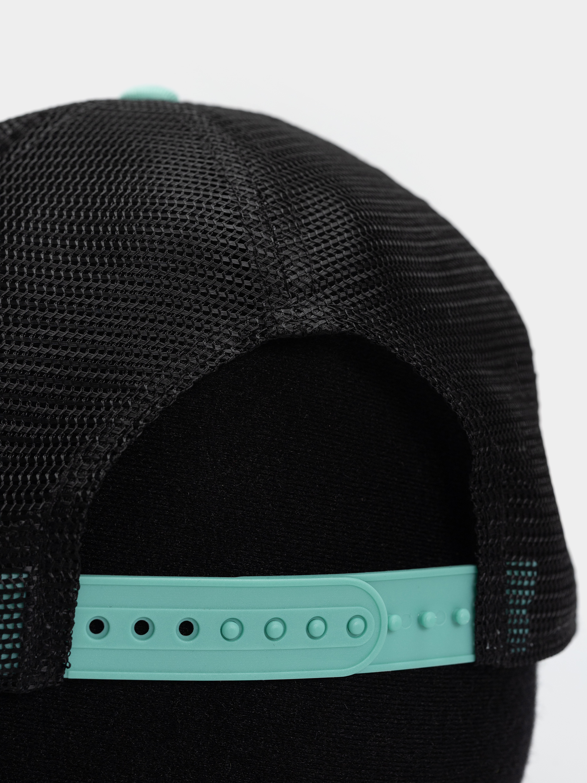 Шапка с козирка New Era Location Patch Trucker (green/white)