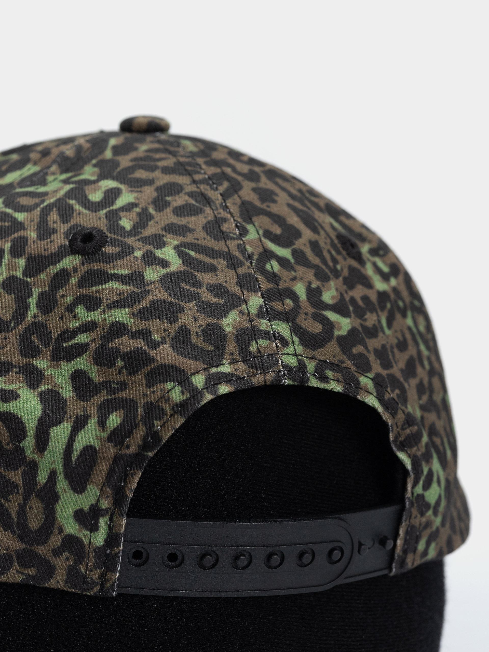 Шапка с козирка Wasted Paris Cheetah (olive khaki camo)