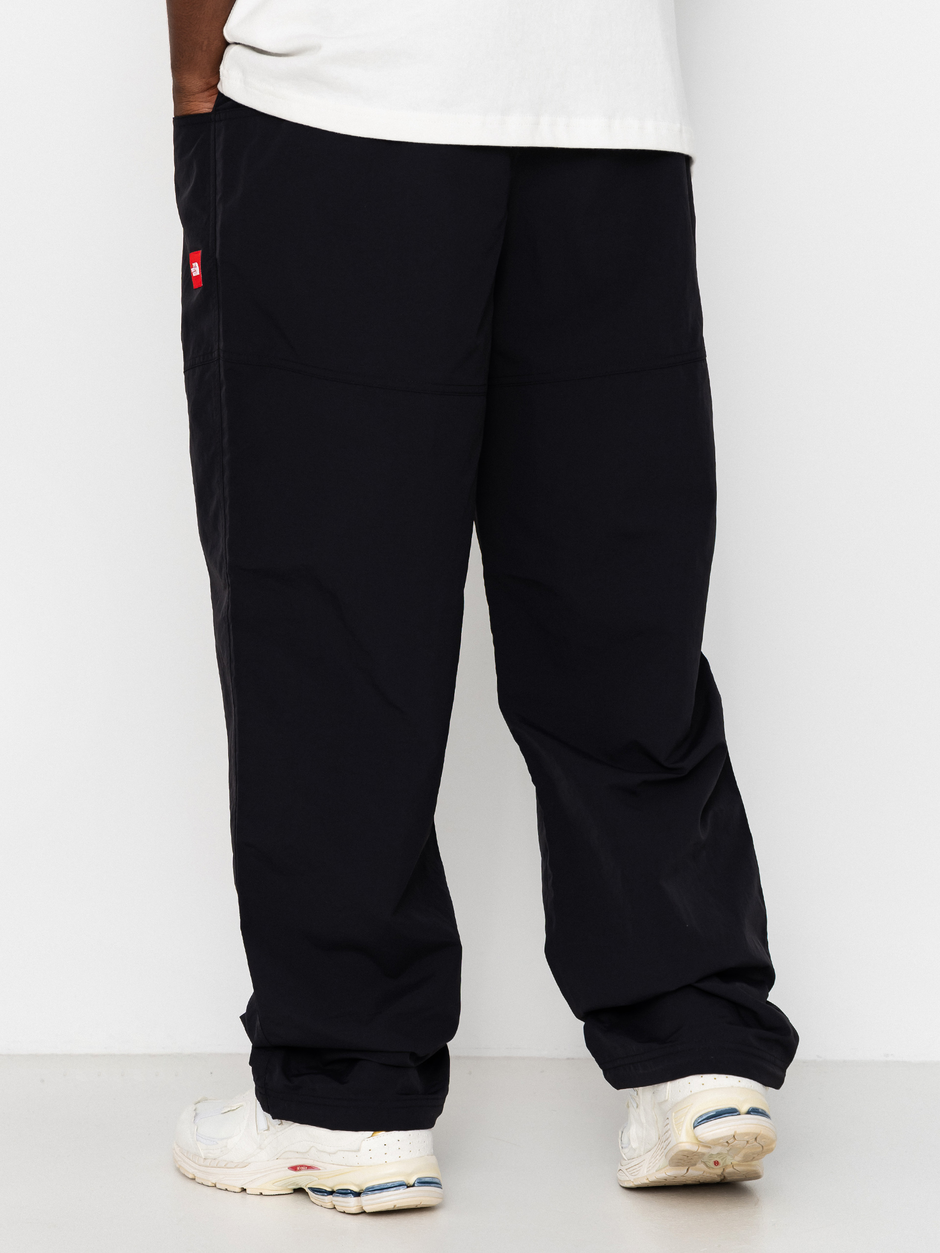 Панталони The North Face Tnf Red Box Nylon Belted (tnf black)