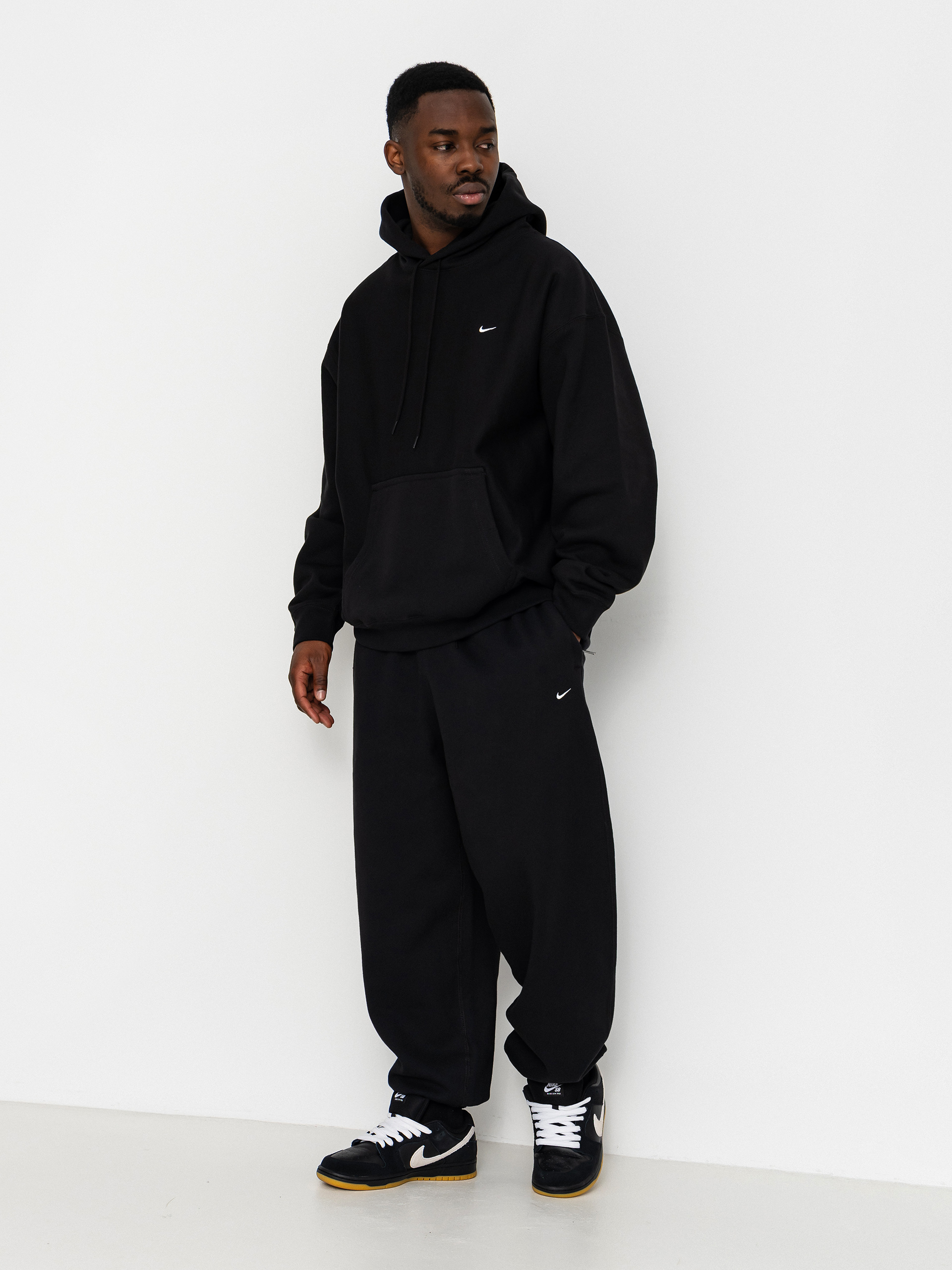 Суитшърт с качулка Nike SB Solo Swoosh HD (black/black/white)
