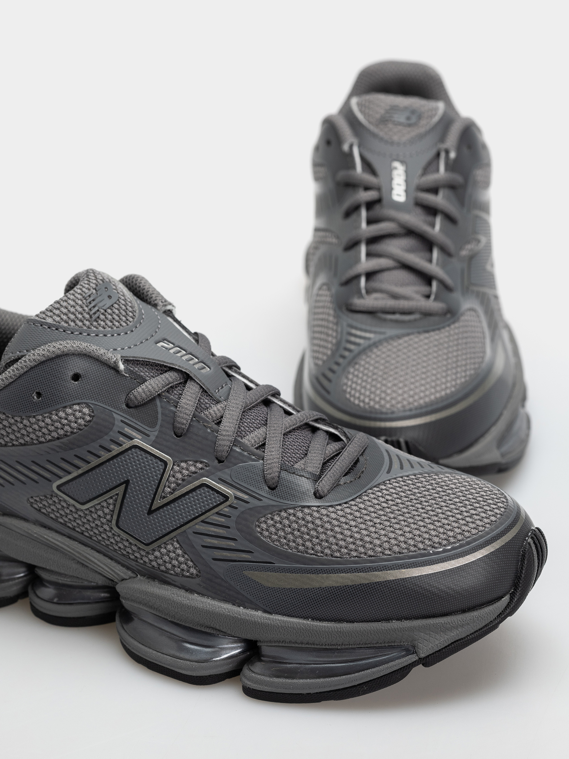 Обувки New Balance 2000 (castlerock/castlerock)