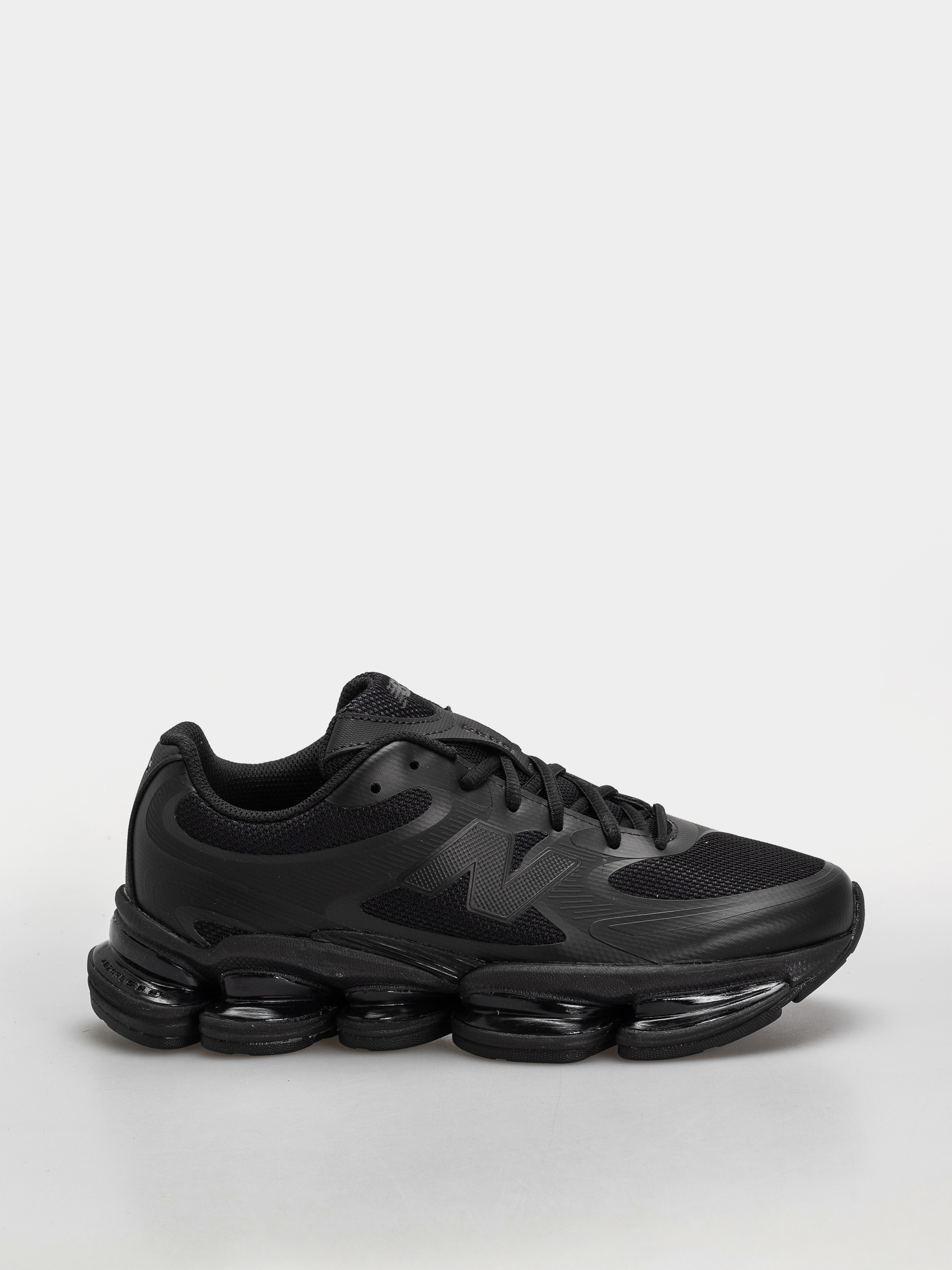 u041eu0431u0443u0432u043au0438 New Balance 2000 (black/white)
