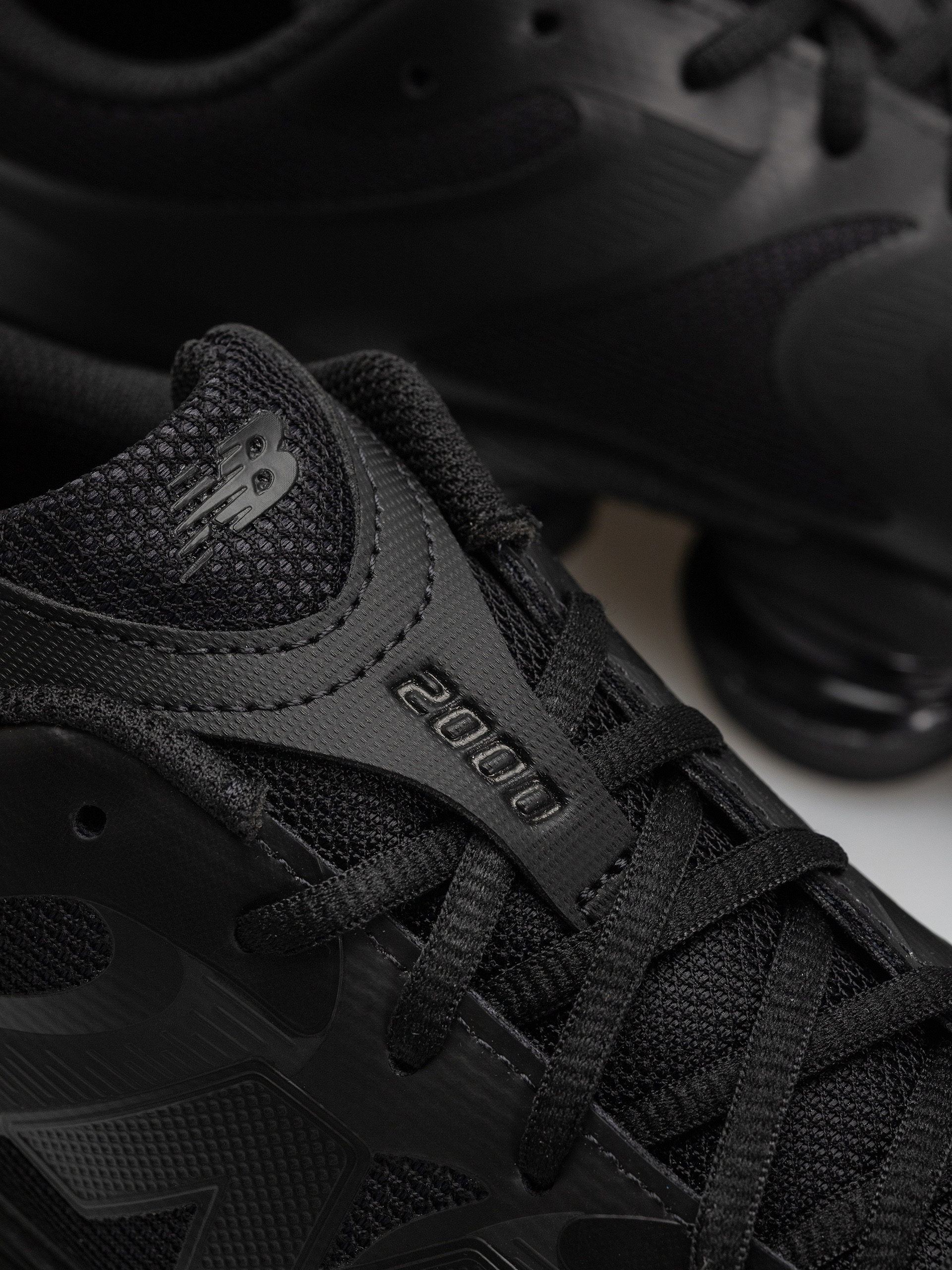 Обувки New Balance 2000 (black/white)