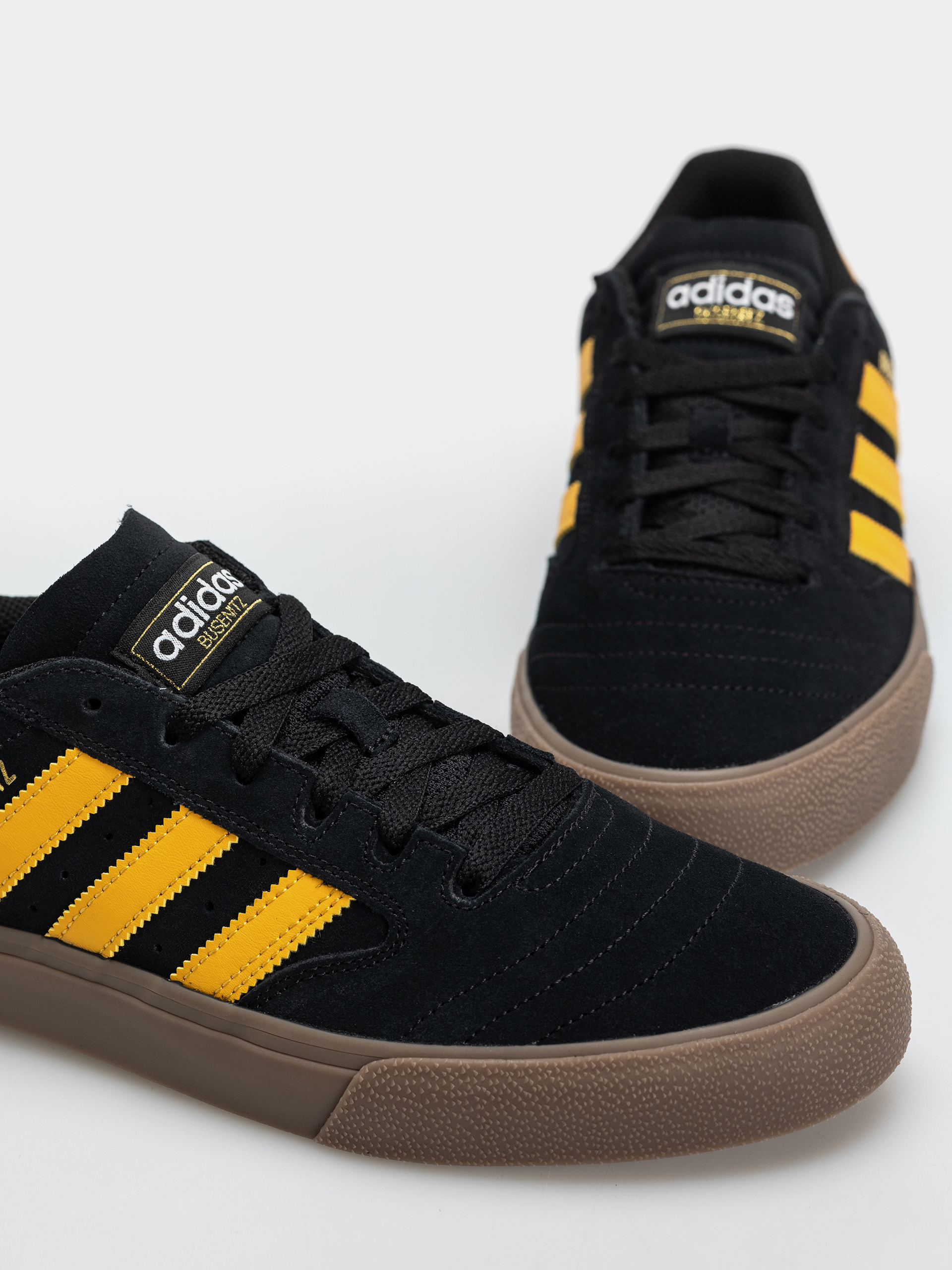 Обувки adidas Busenitz Vulc II (cblack/preyel/gum4)
