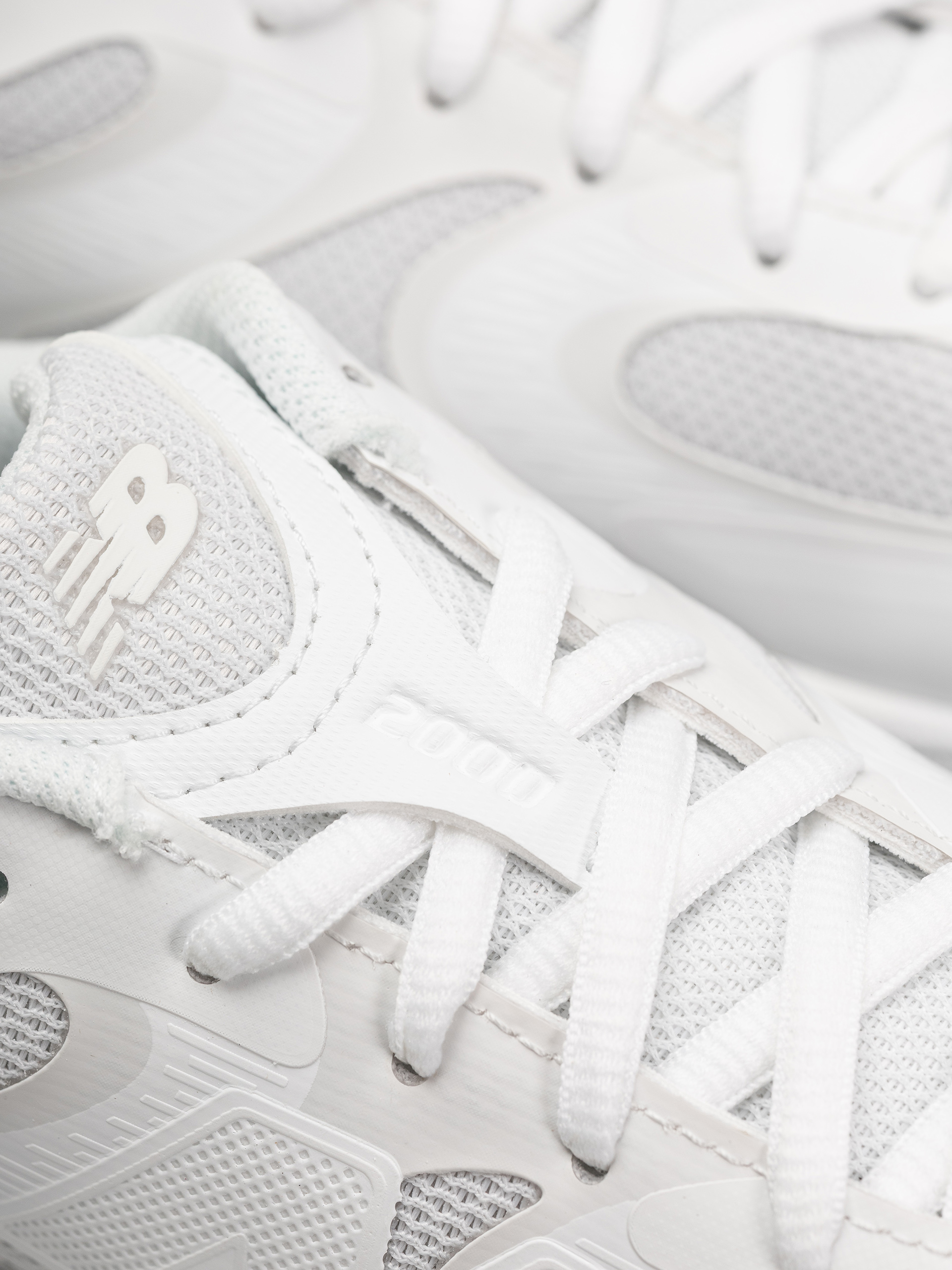 Обувки New Balance 2000 (white/white/black)