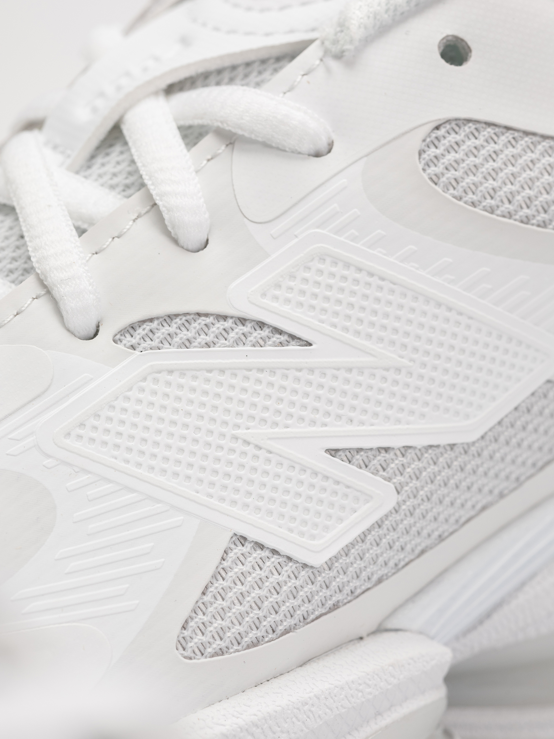 Обувки New Balance 2000 (white/white/black)