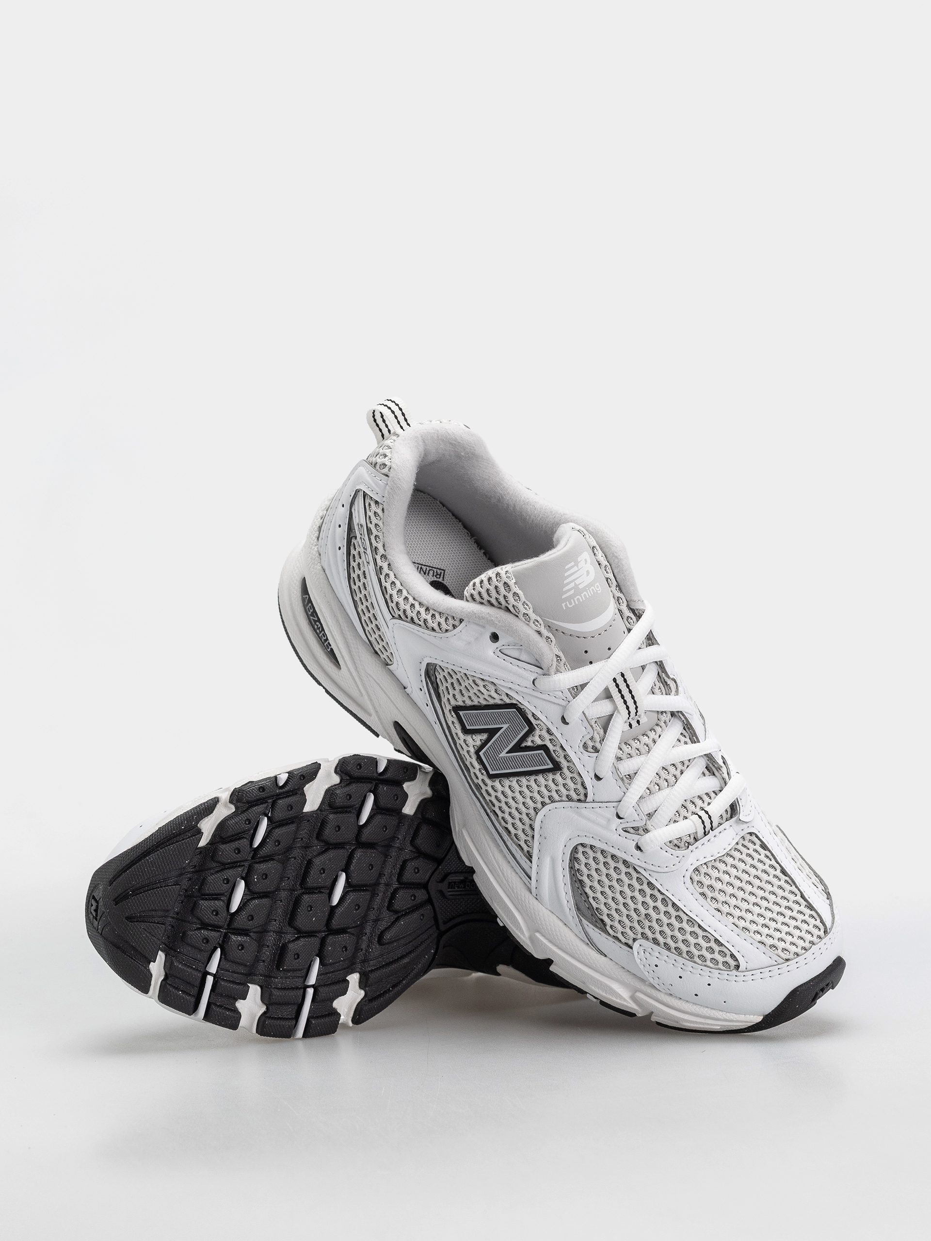 Обувки New Balance 530 (white/silver metallic/black)