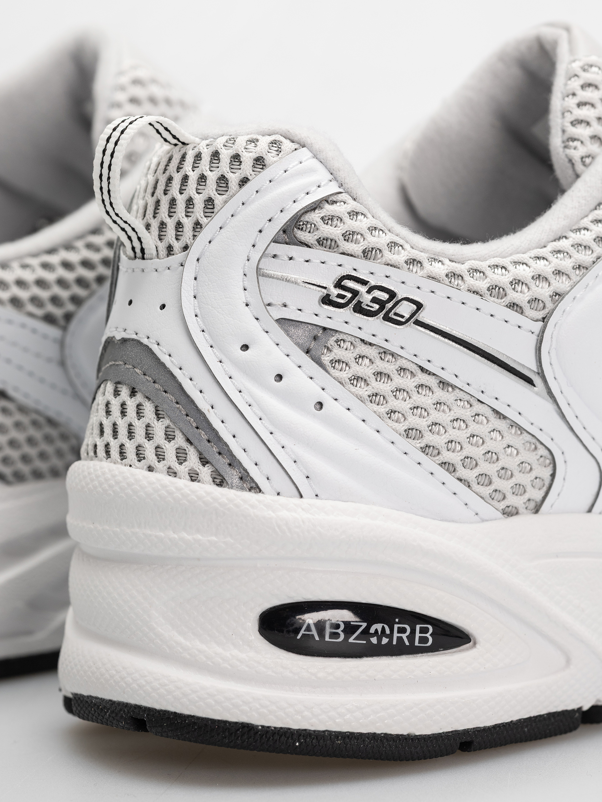 Обувки New Balance 530 (white/silver metallic/black)