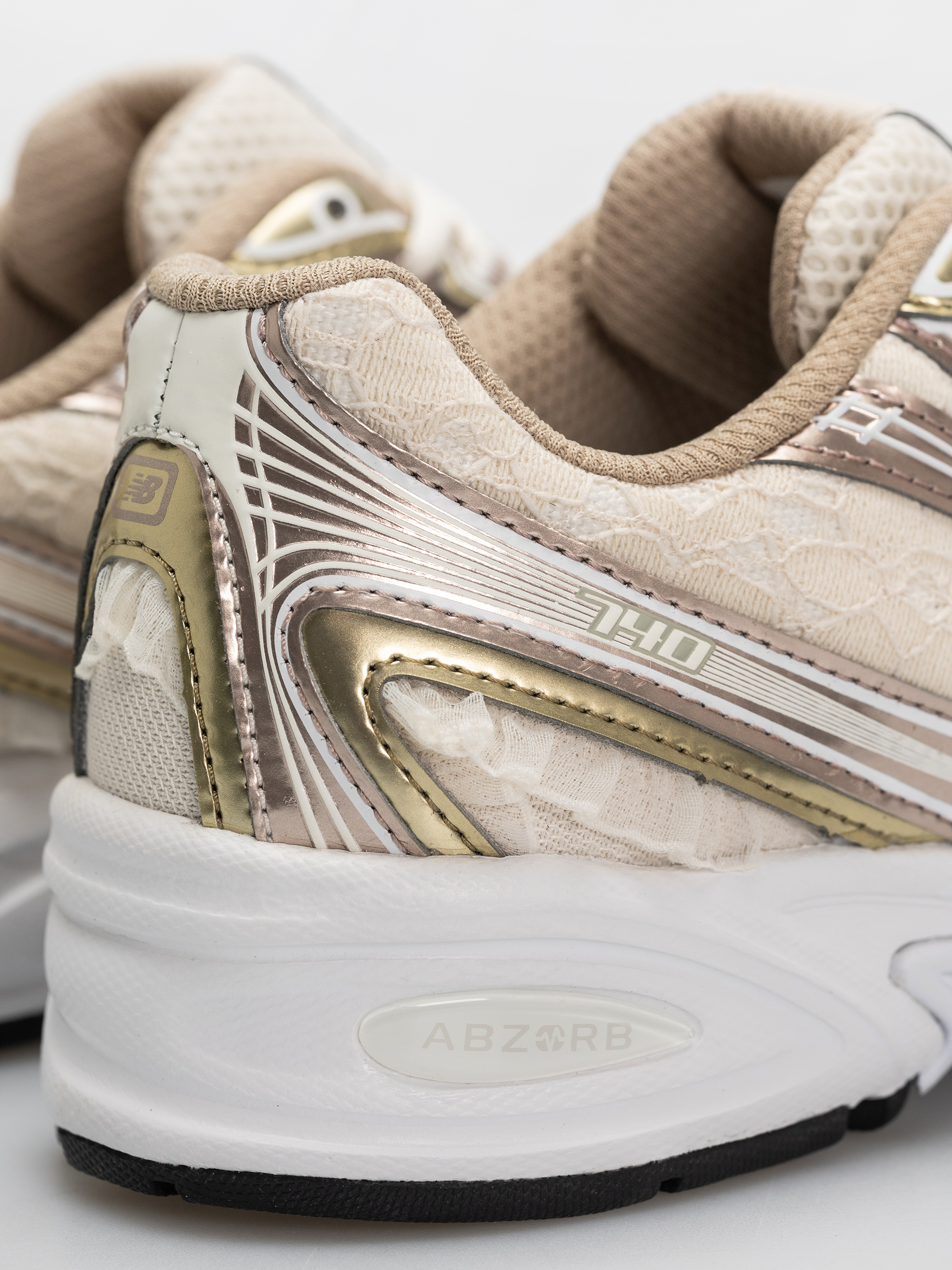 Обувки New Balance 740 (sea salt/silver metallic)