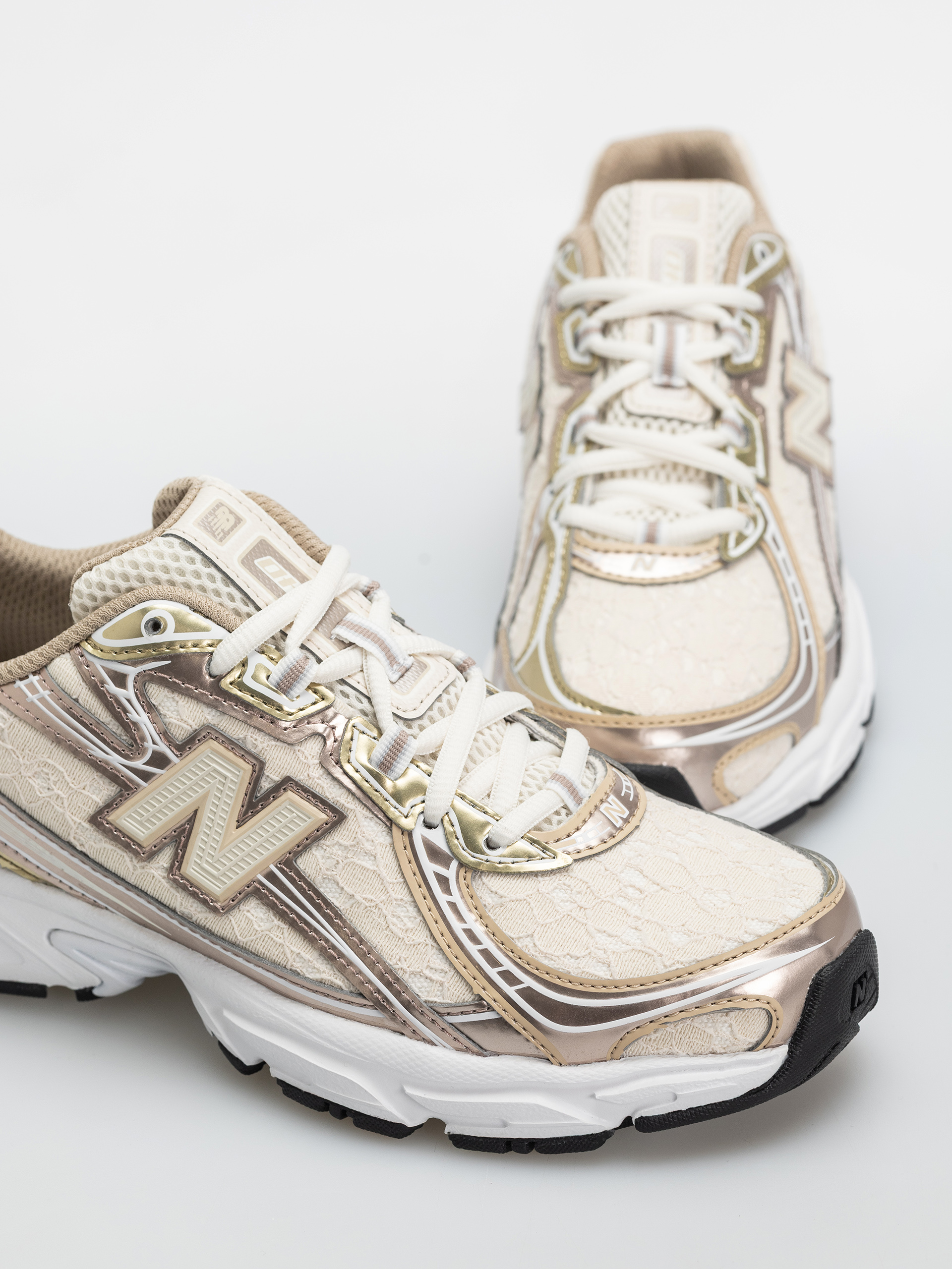 Обувки New Balance 740 (sea salt/silver metallic)