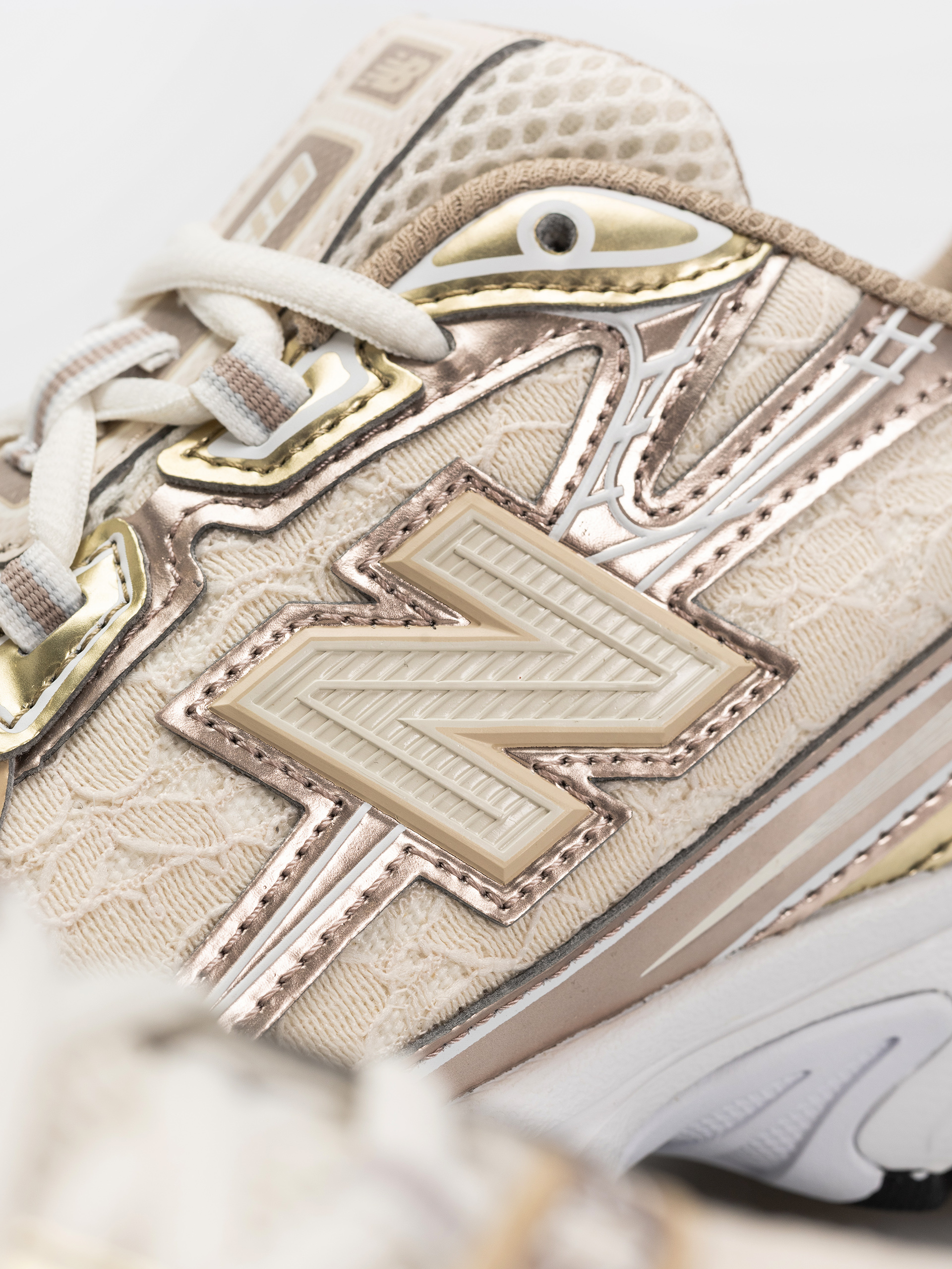 Обувки New Balance 740 (sea salt/silver metallic)