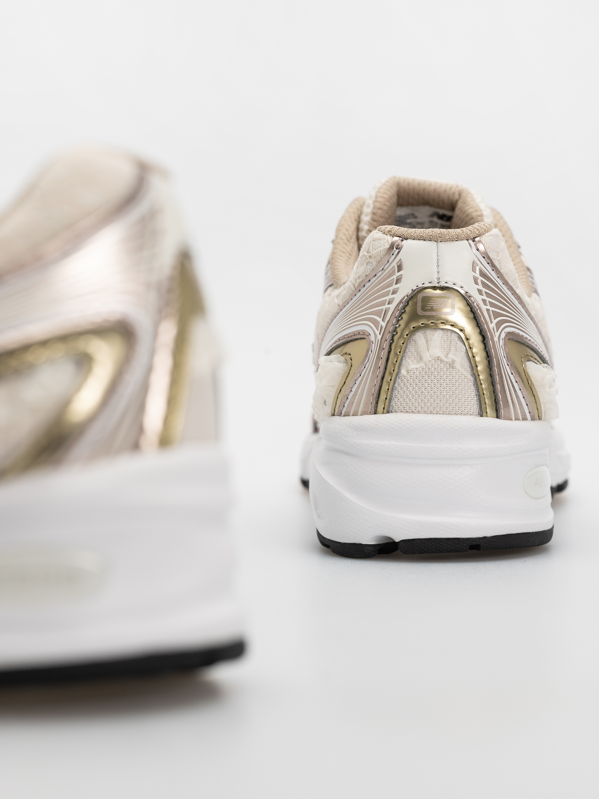 Обувки New Balance 740 (sea salt/silver metallic)