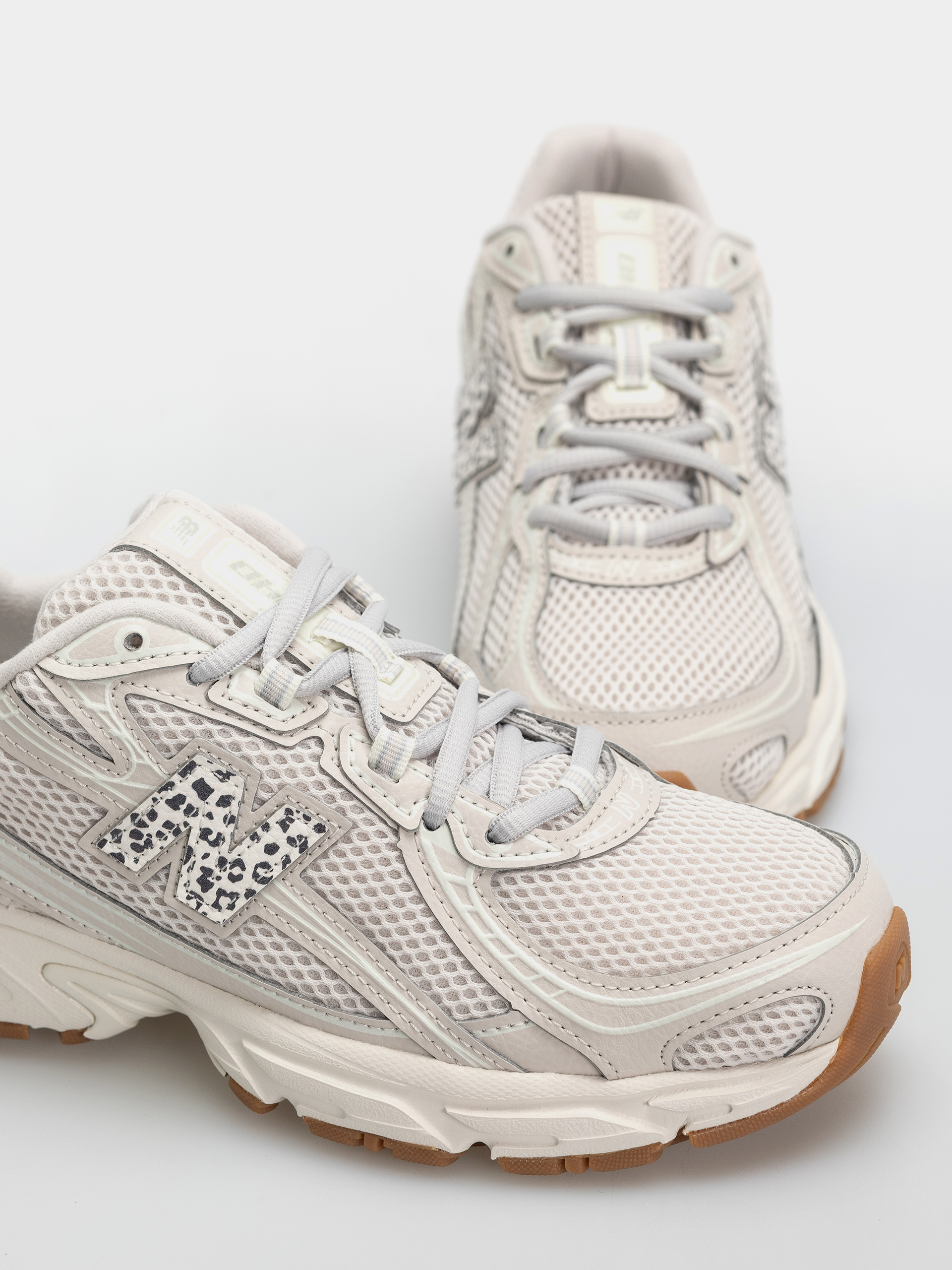 Обувки New Balance 740 (moonbeam/sea salt)
