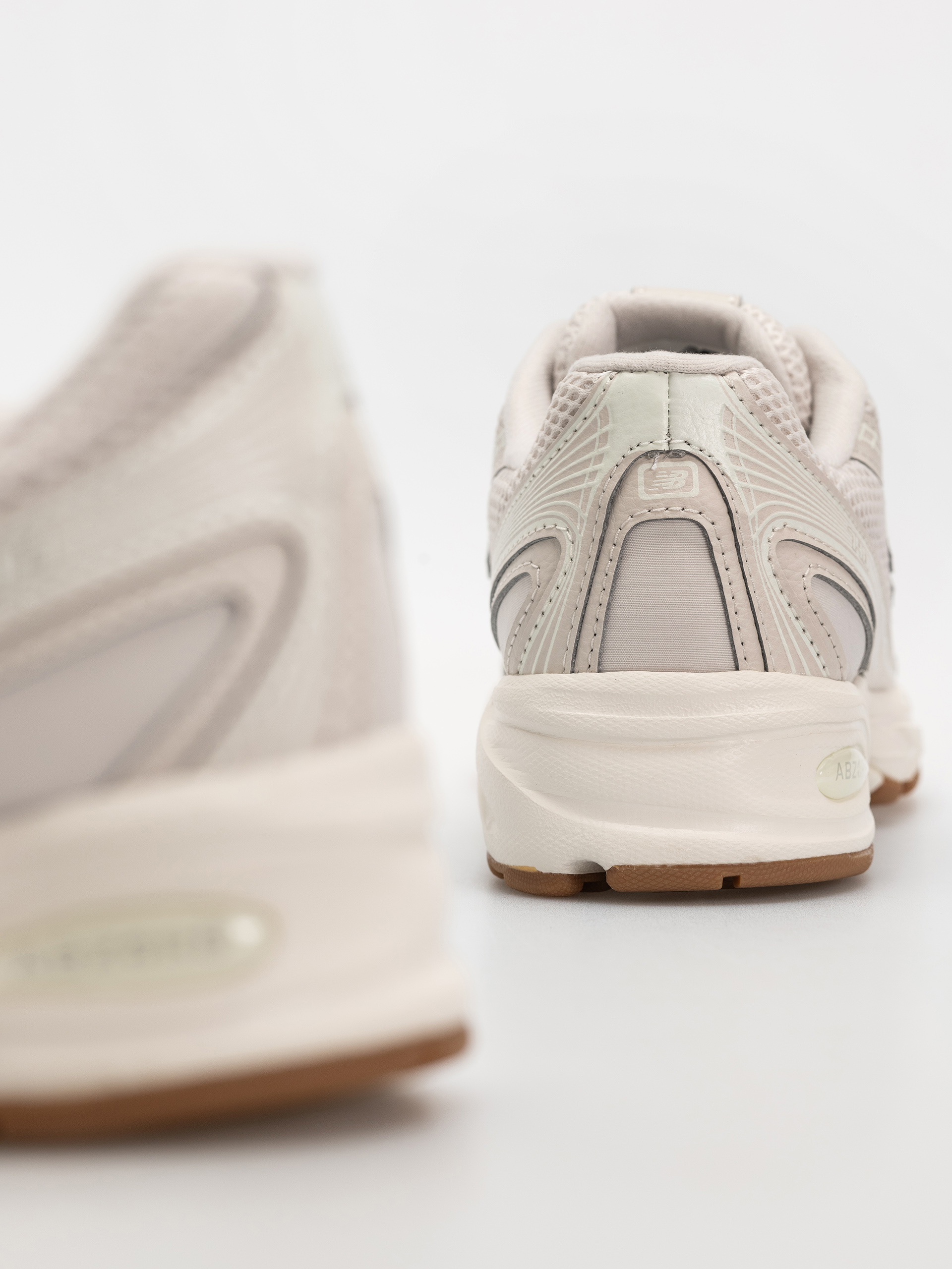 Обувки New Balance 740 (moonbeam/sea salt)