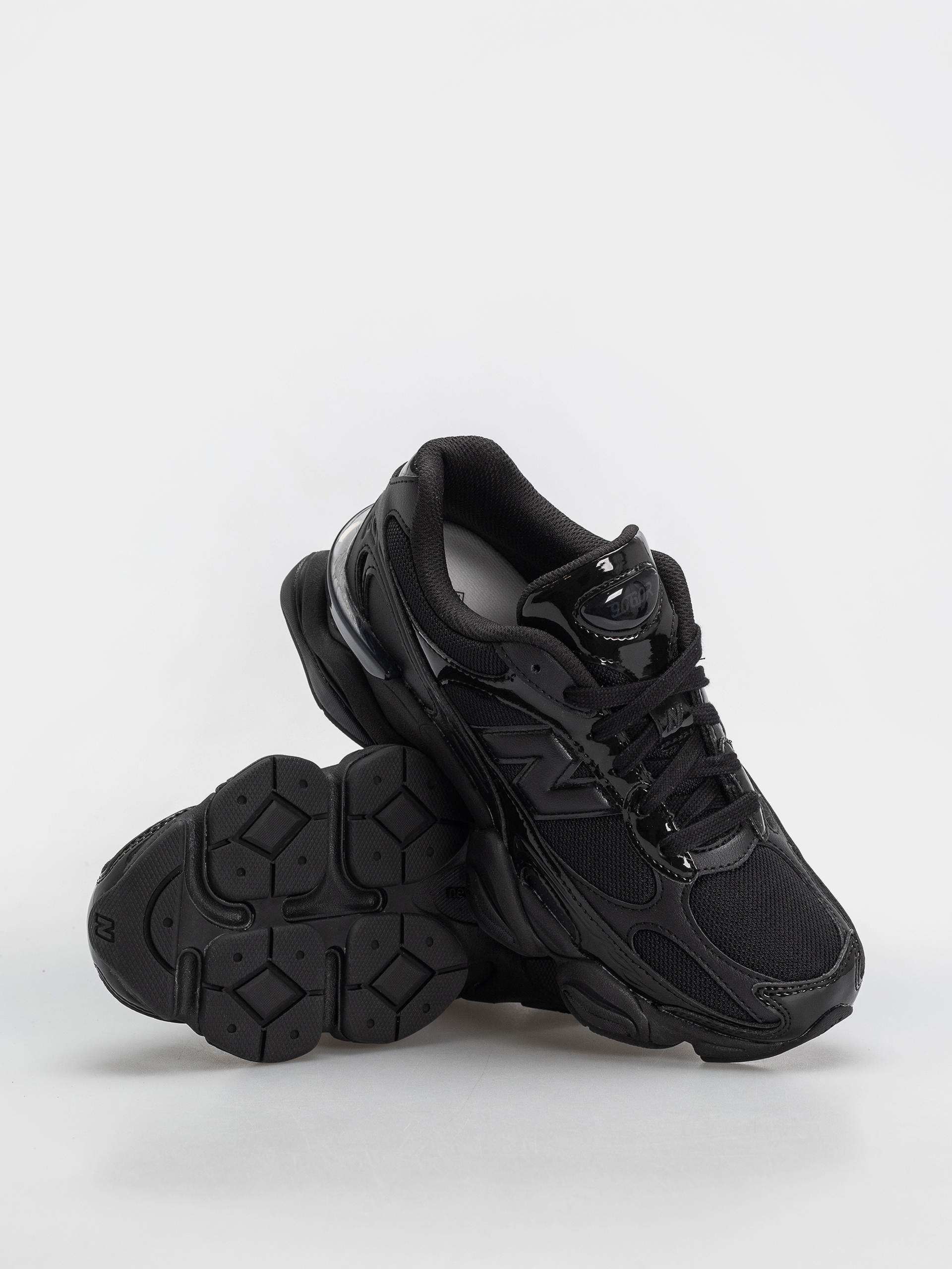 Обувки New Balance 9060 (black/black)