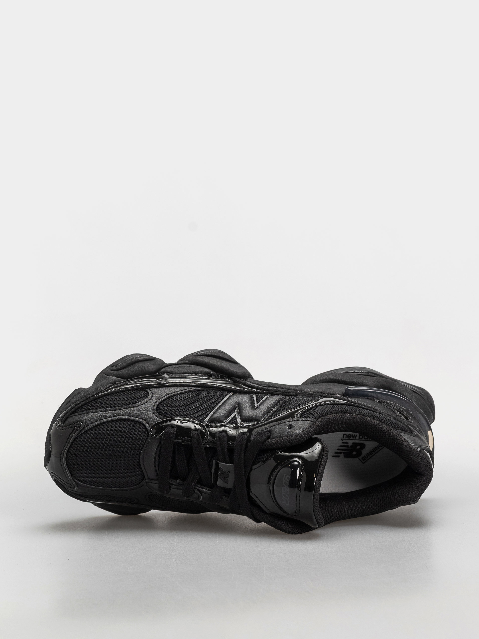 Обувки New Balance 9060 (black/black)