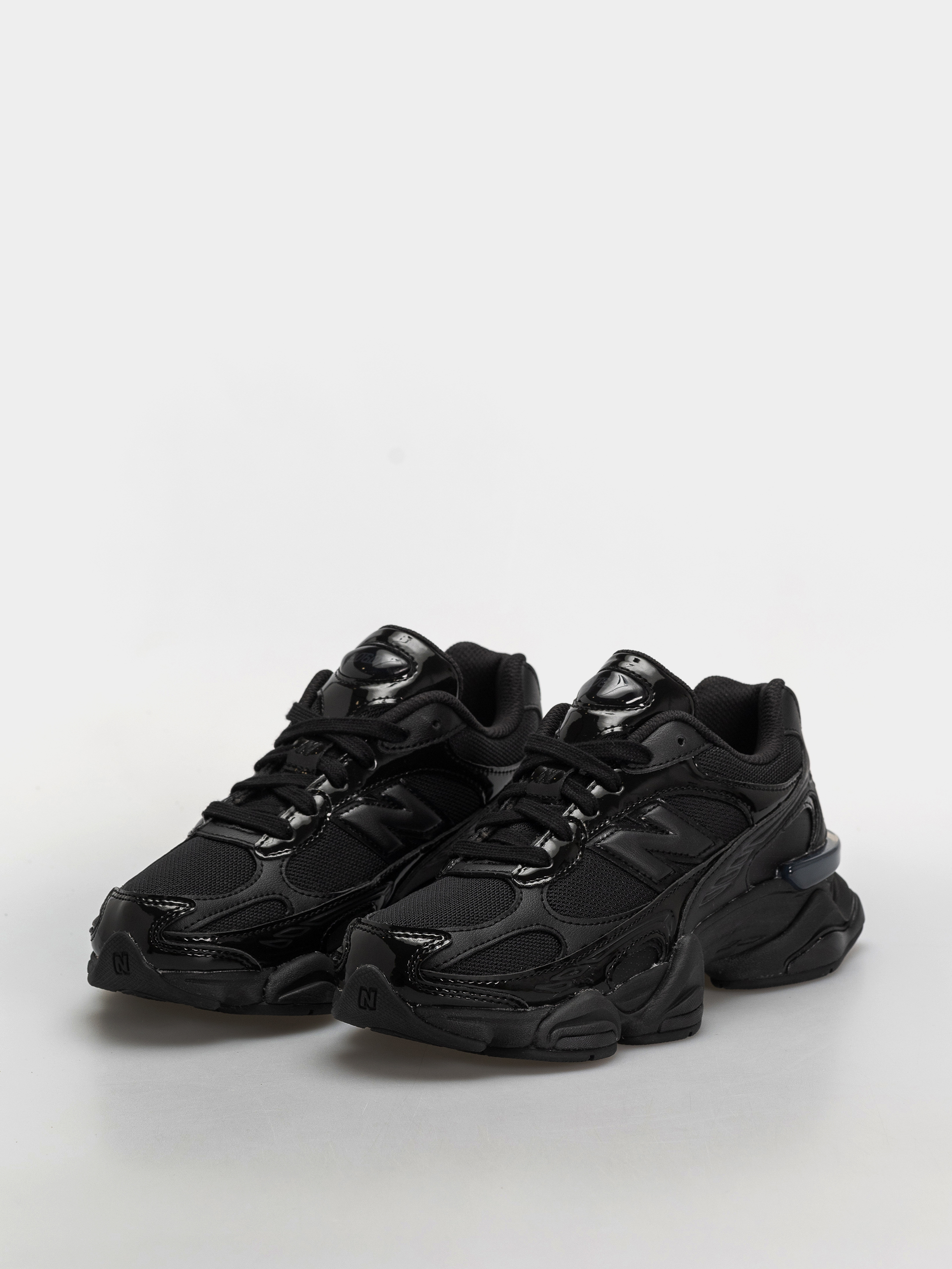 Обувки New Balance 9060 (black/black)