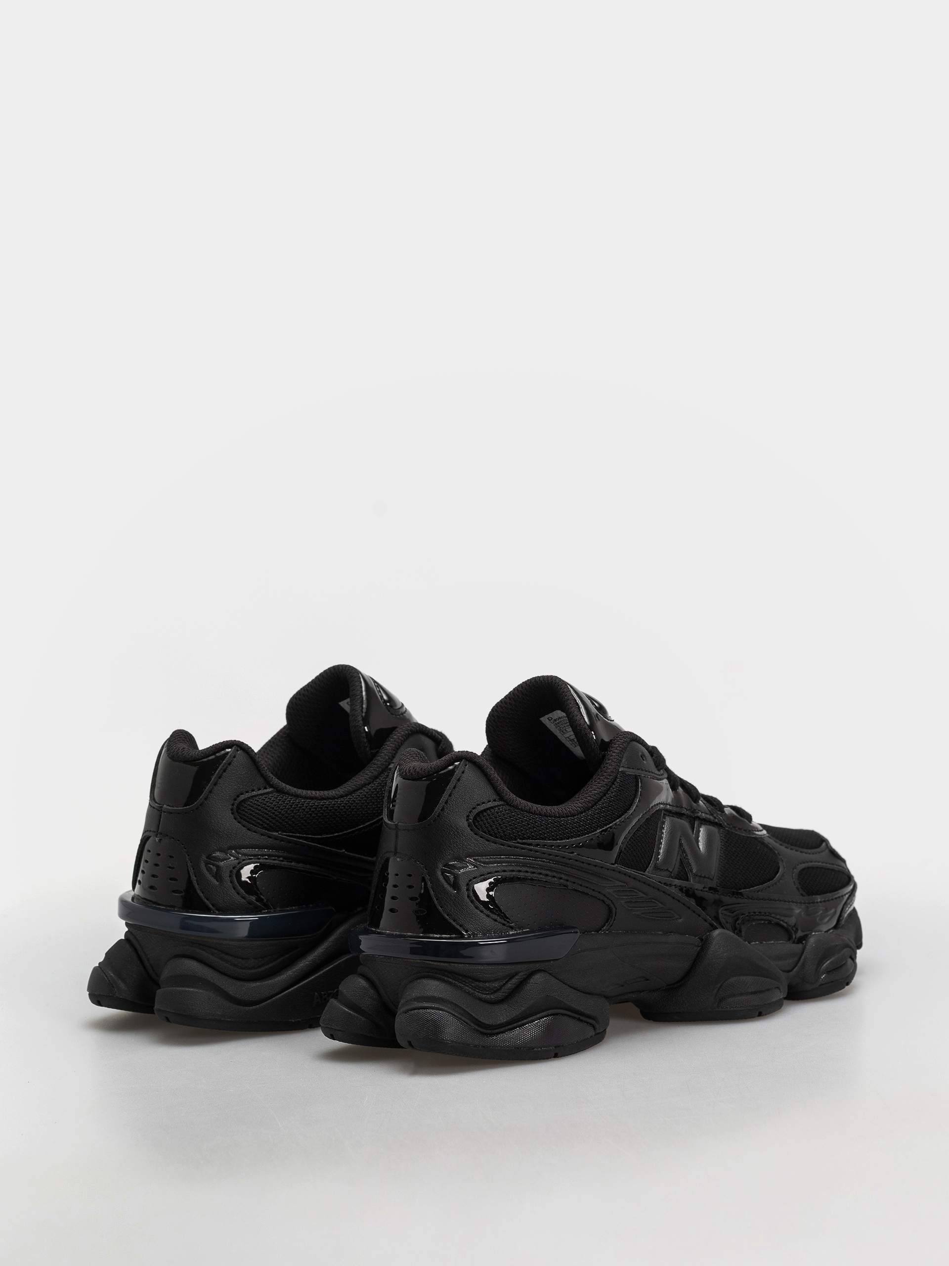 Обувки New Balance 9060 (black/black)